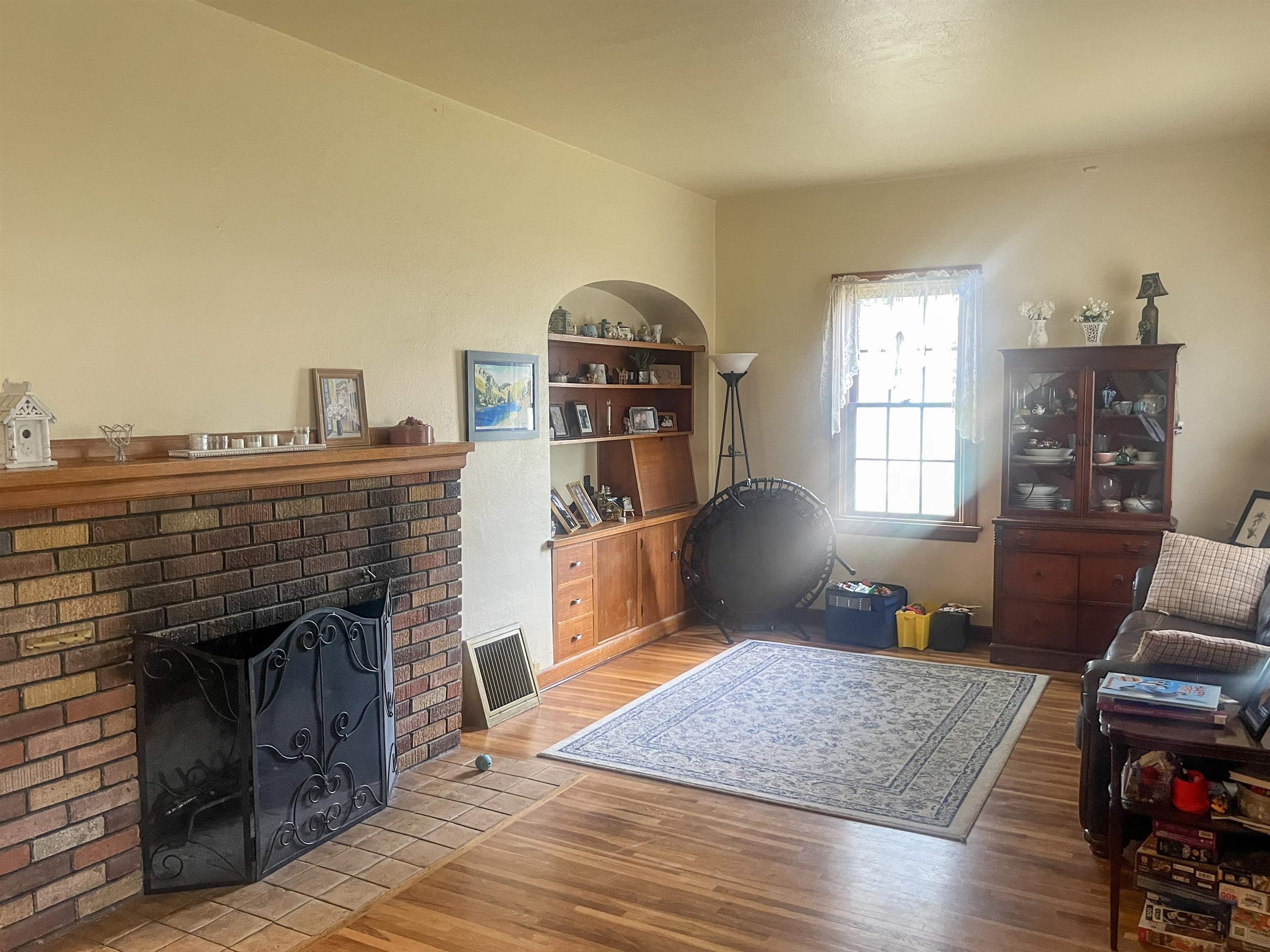 638 E 6th Ave - Photo 7