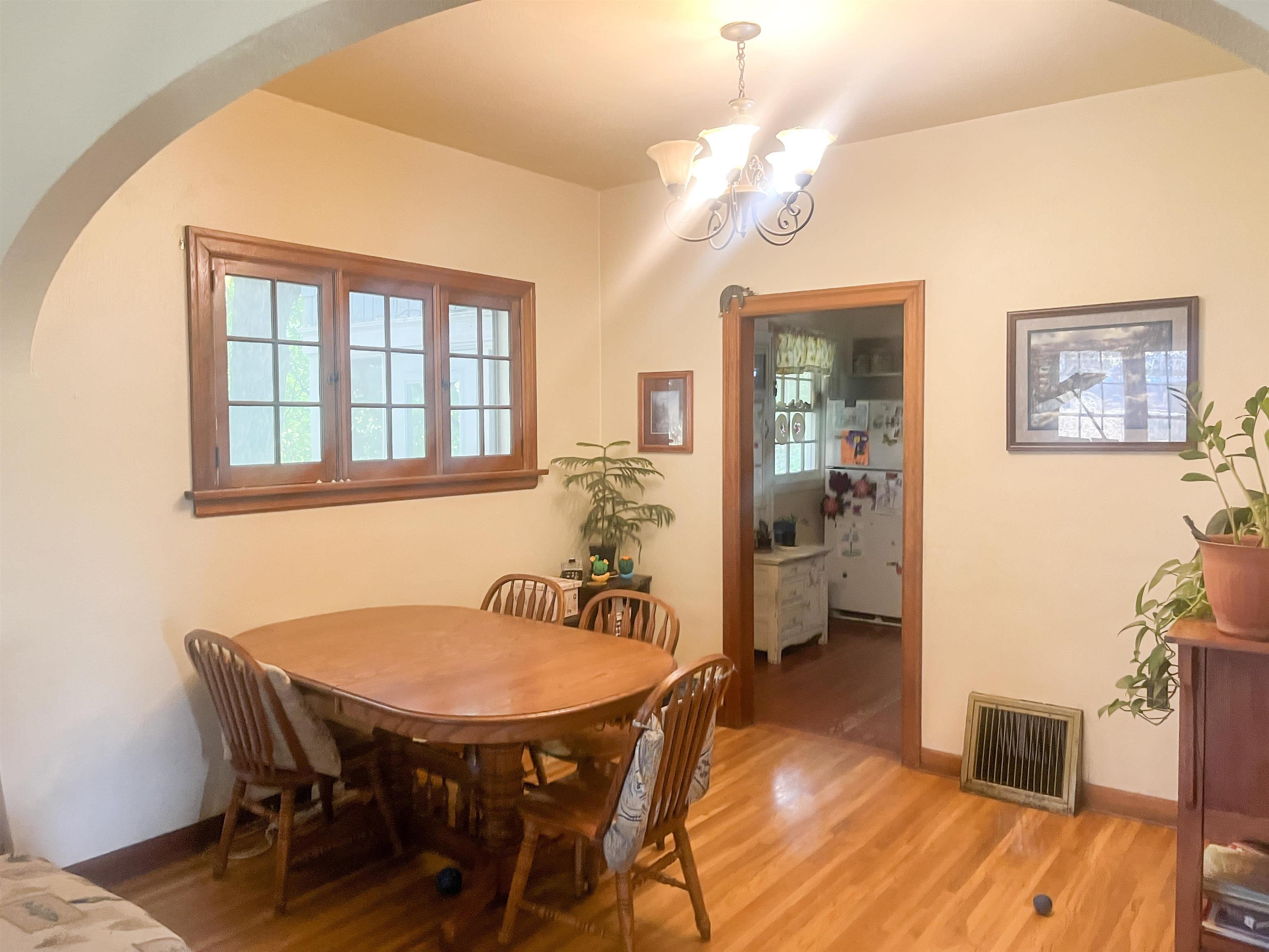 638 E 6th Ave - Photo 9