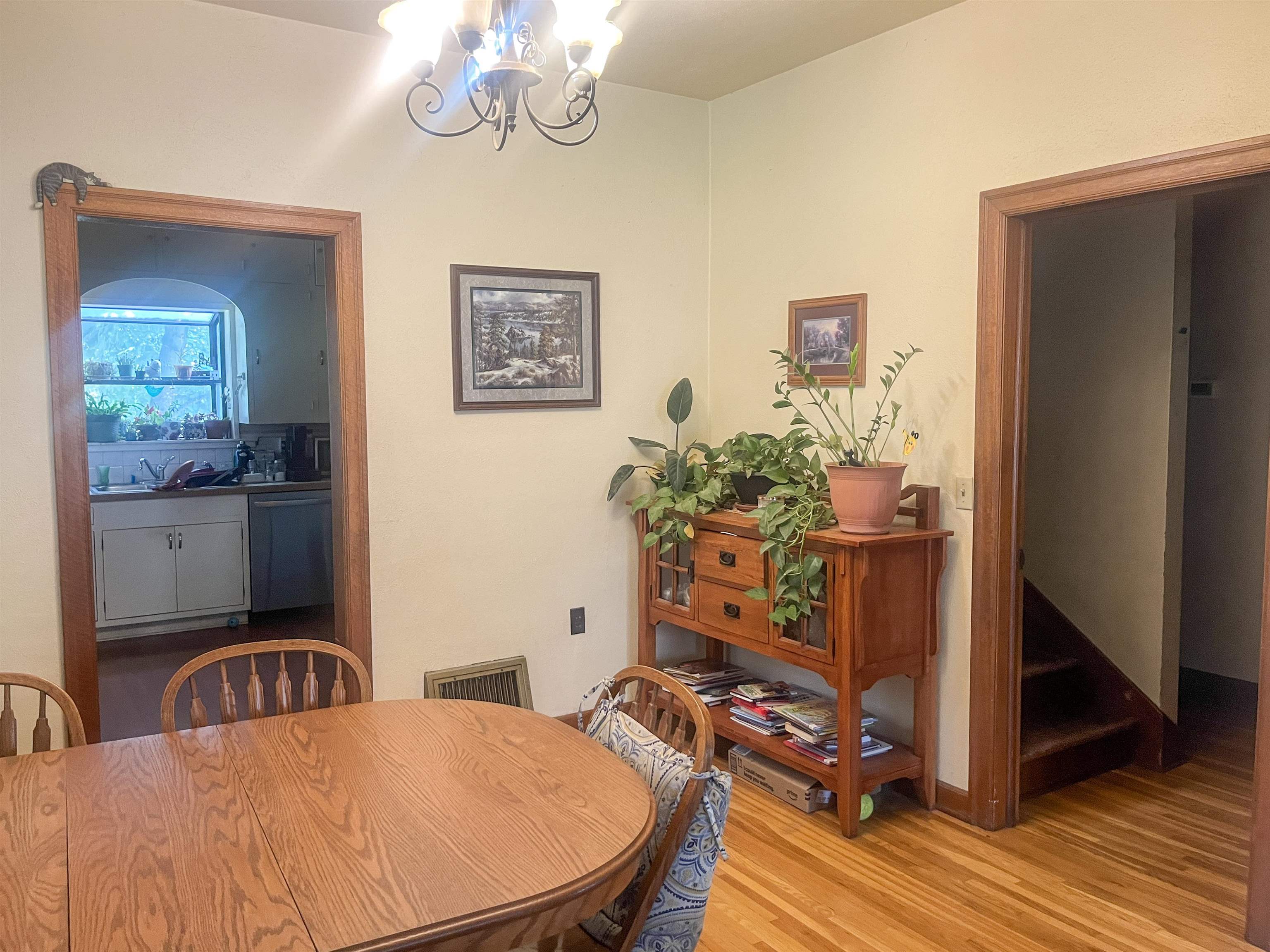 638 E 6th Ave - Photo 10