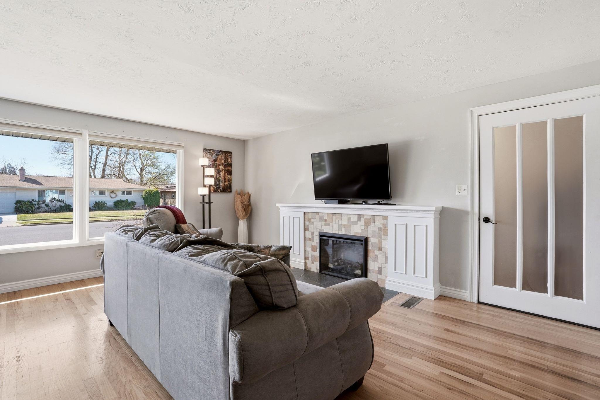 3010 W BISMARK Ave - Photo 5