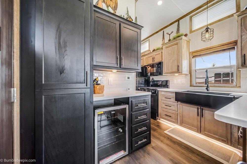 130 Guinevere Dr - Photo 13