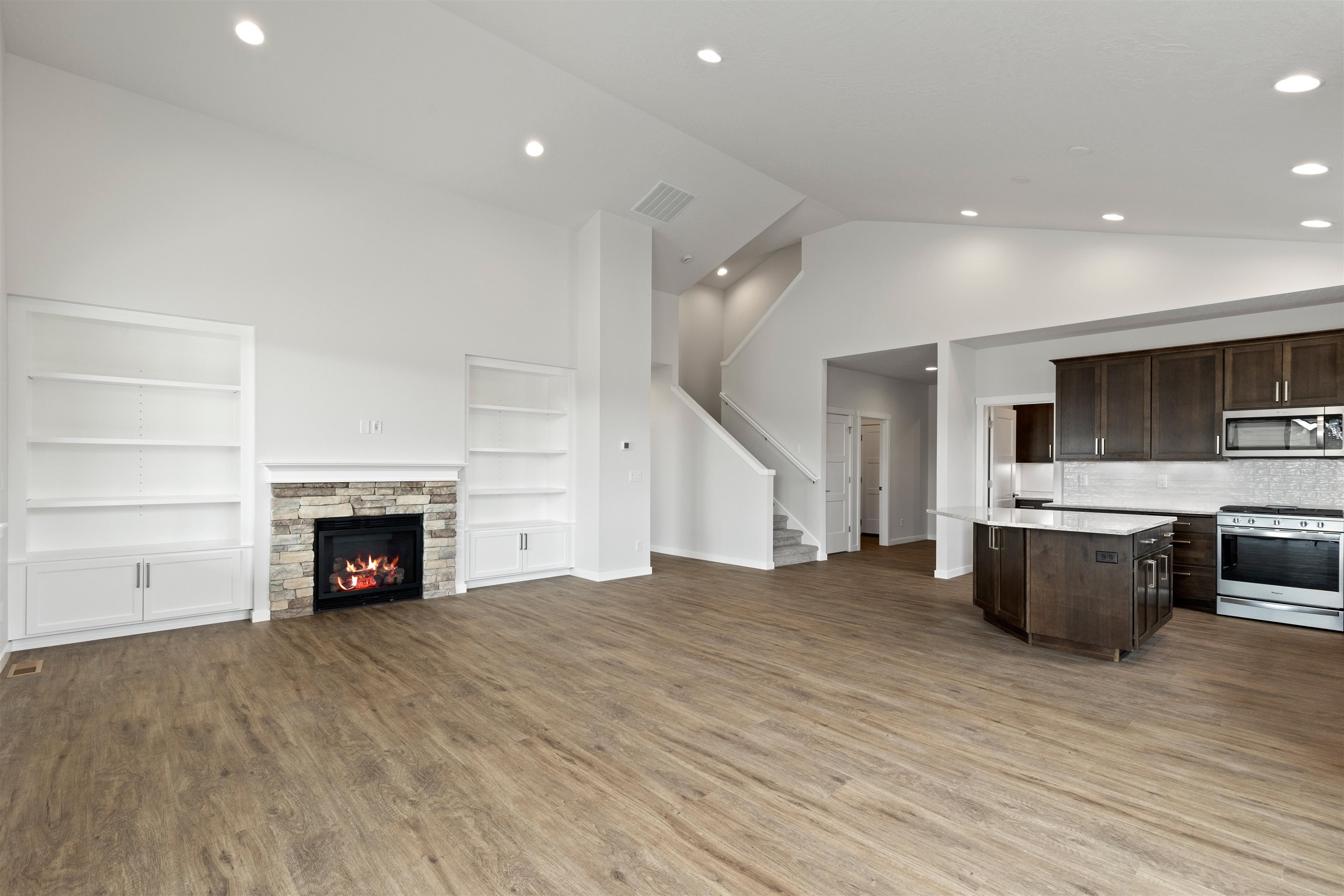 12225 N VALENCIA Ave - Photo 12