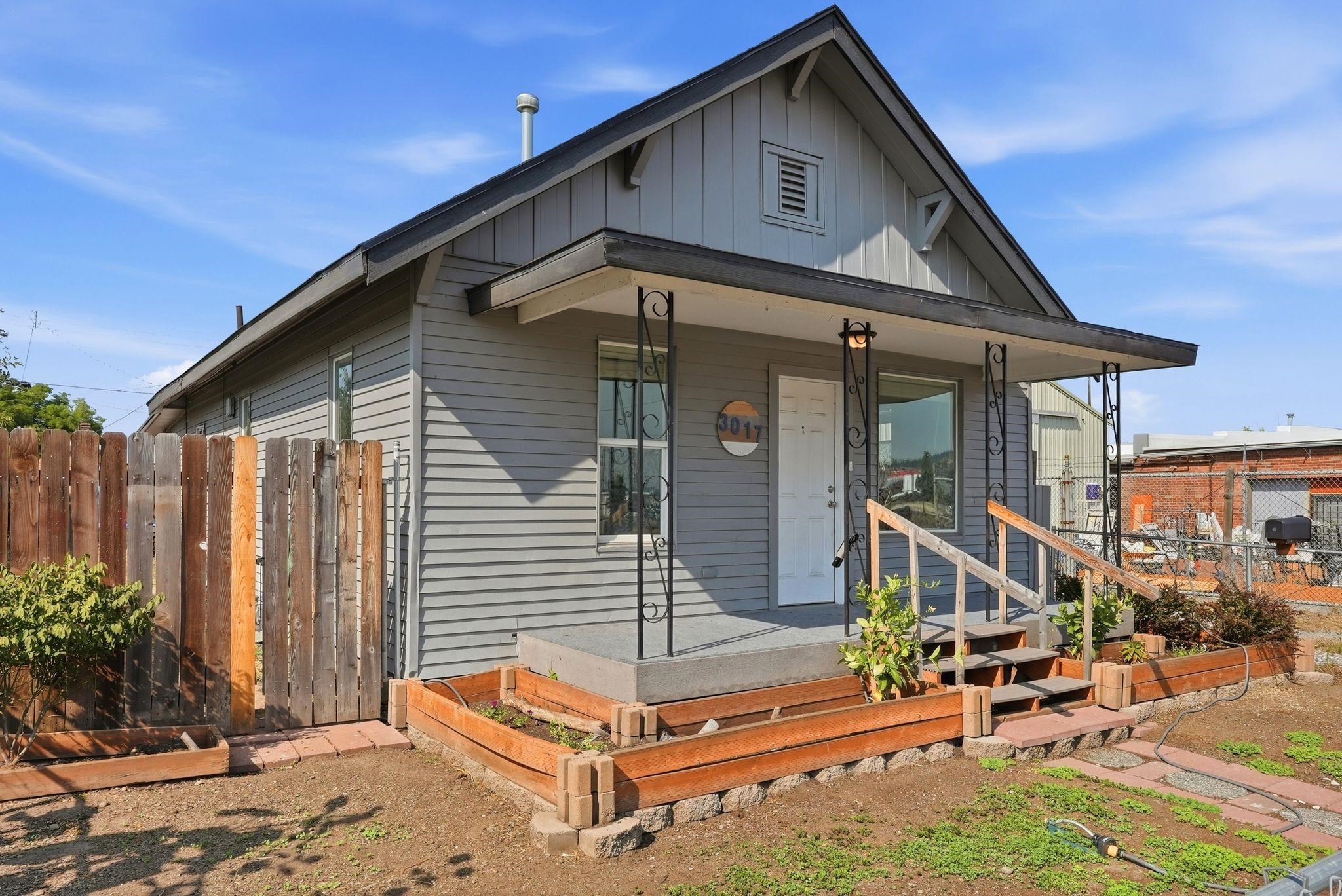 3017 E Rowan Ave - Photo 2