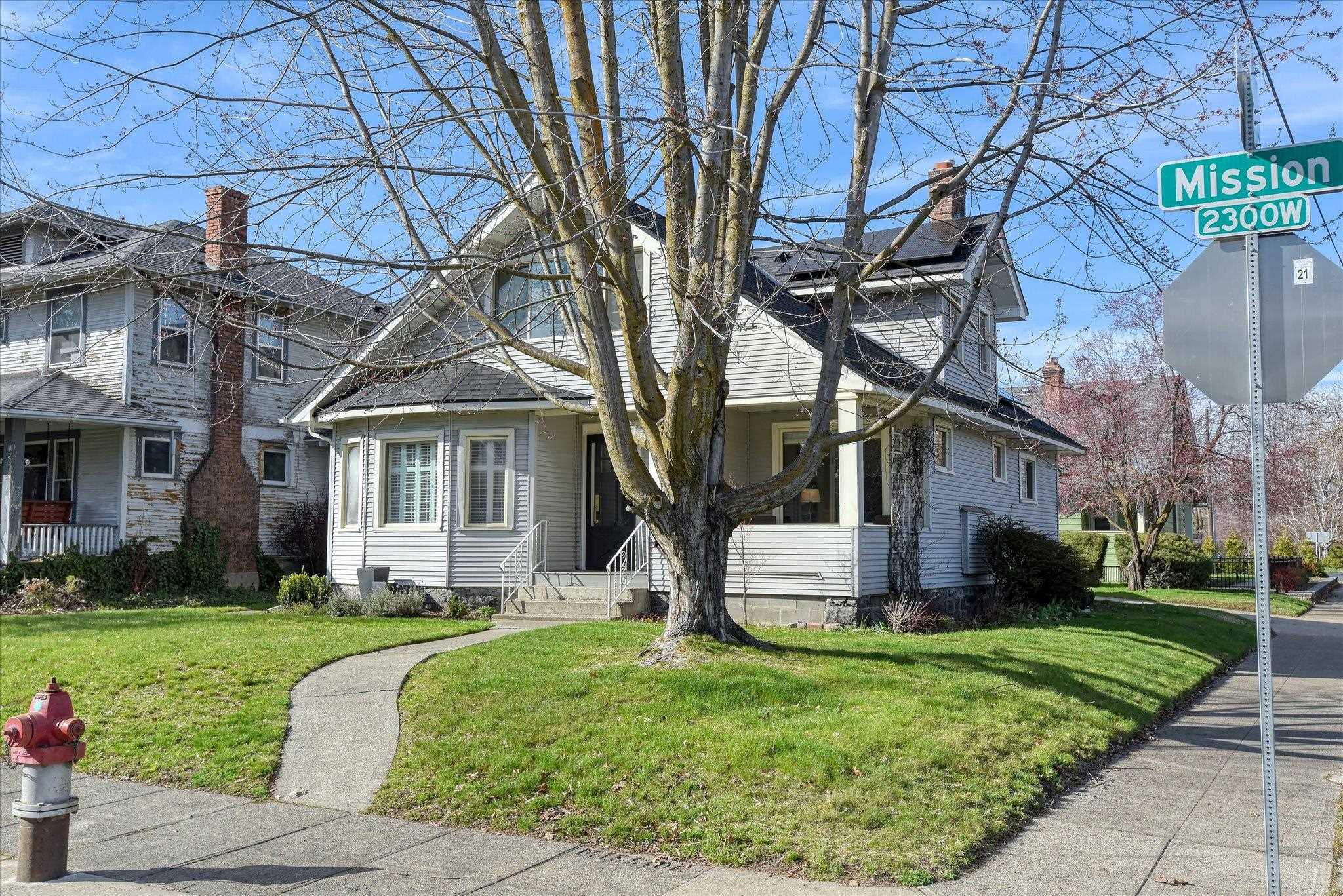 2304 W Mission Ave - Photo 2
