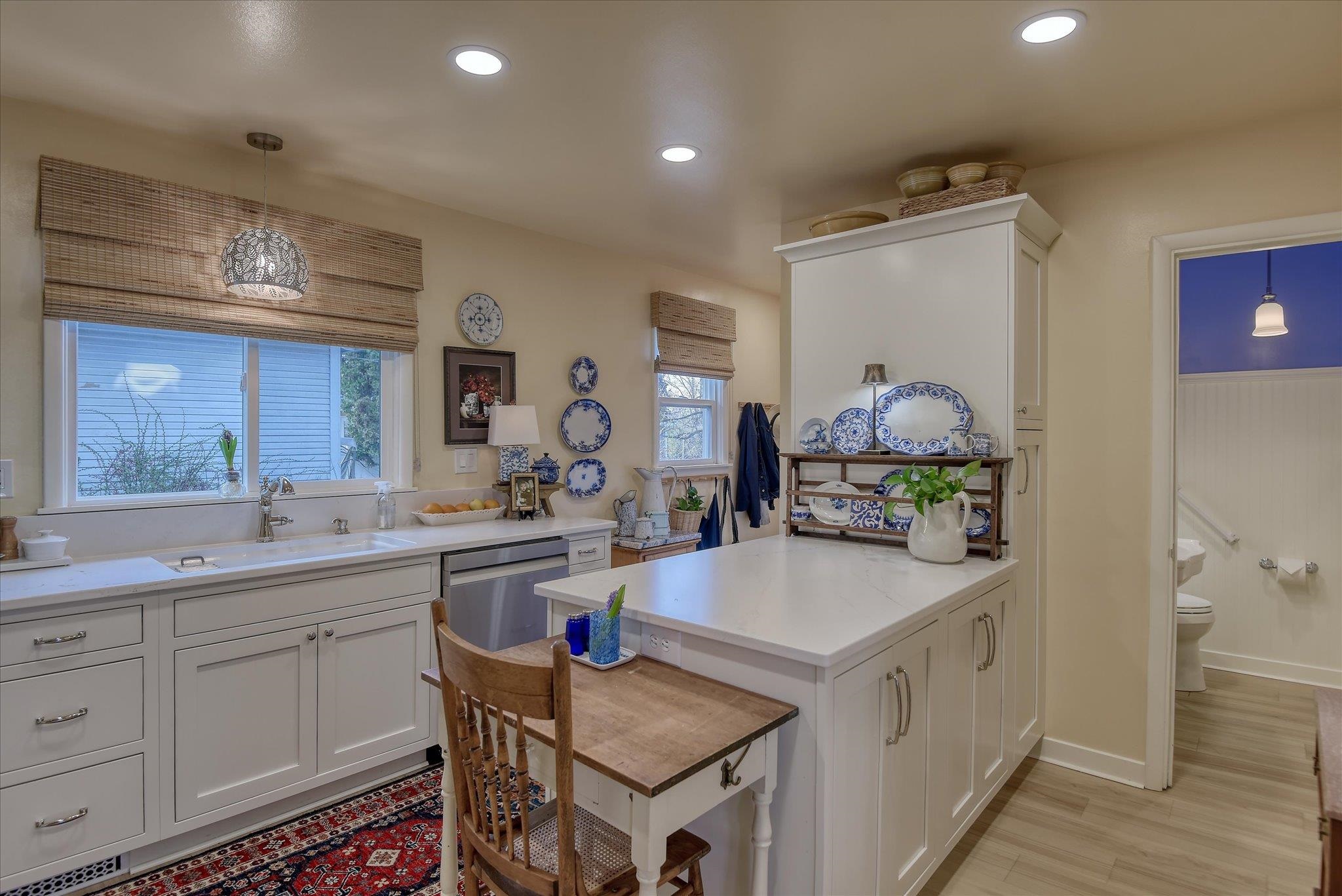2304 W Mission Ave - Photo 10