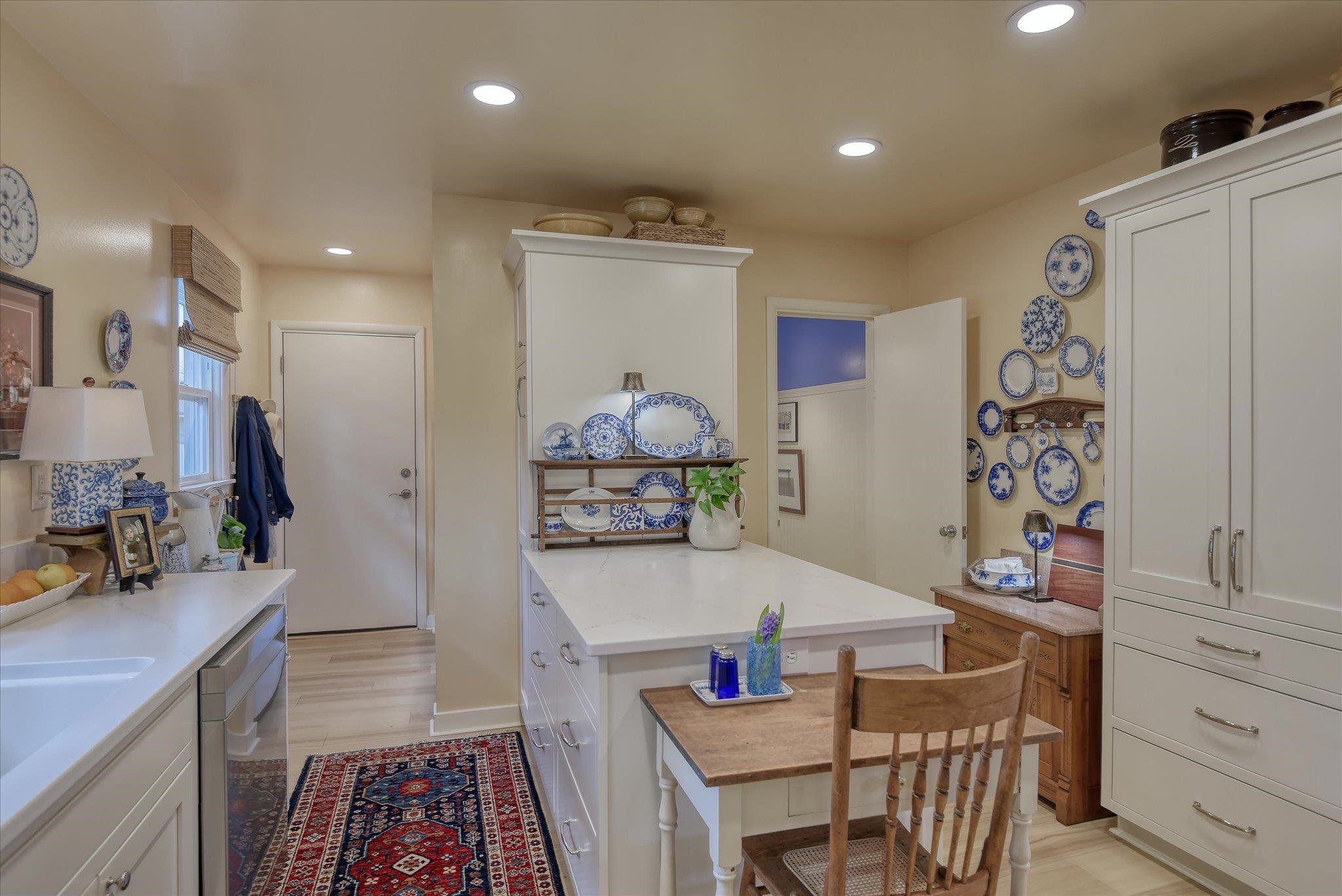 2304 W Mission Ave - Photo 12