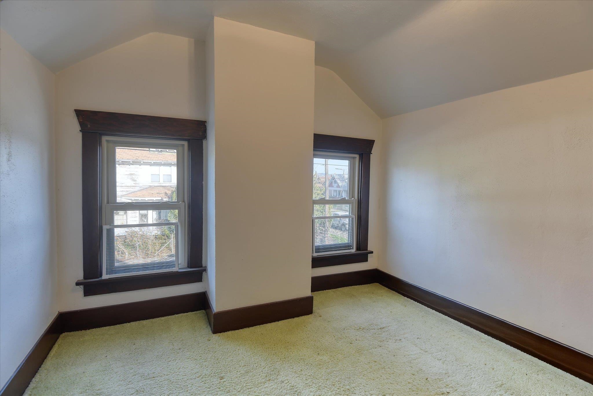 2304 W Mission Ave - Photo 28