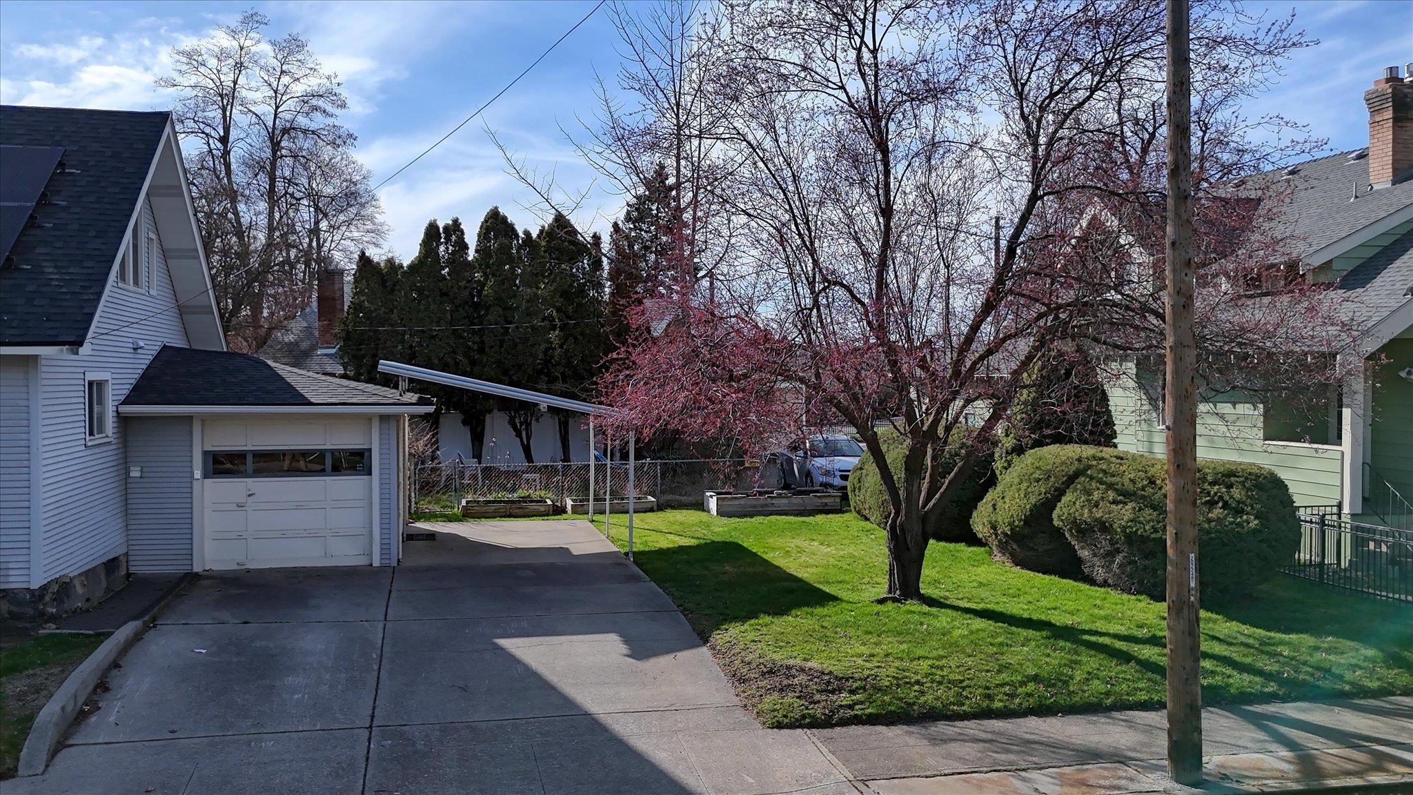 2304 W Mission Ave - Photo 32