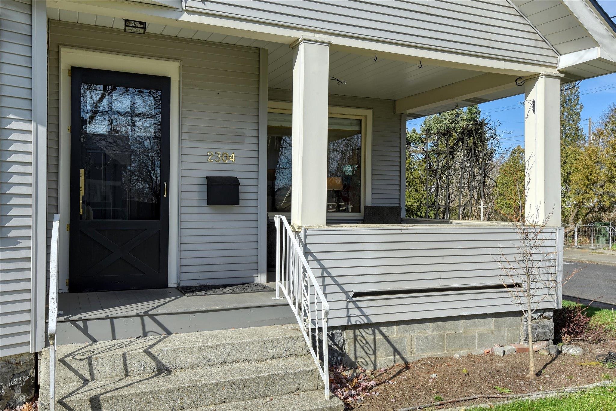 2304 W Mission Ave - Photo 39