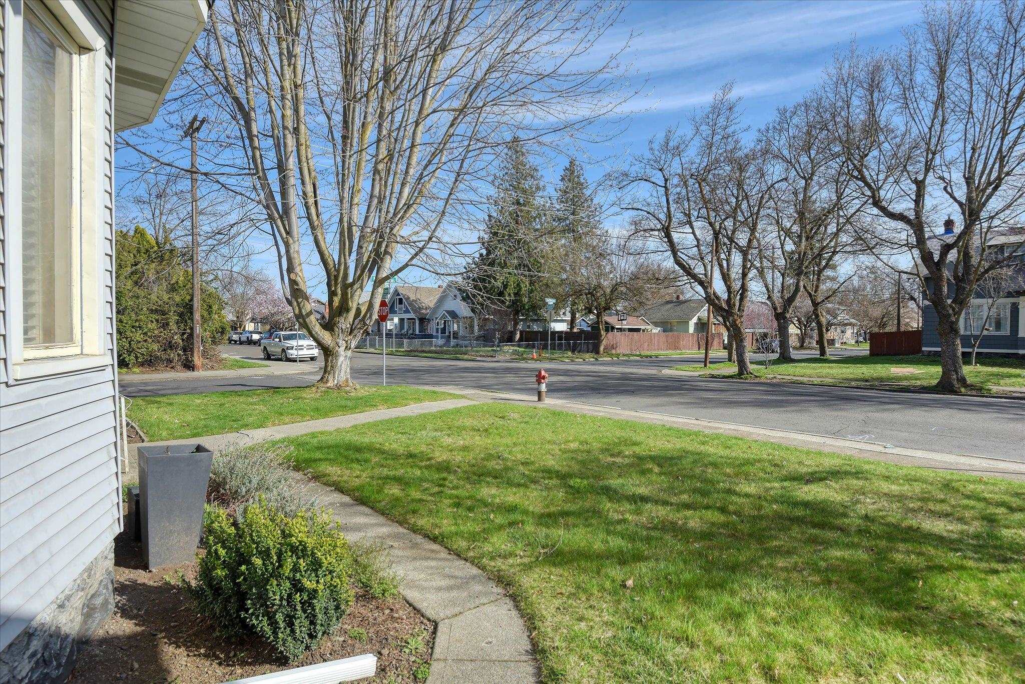 2304 W Mission Ave - Photo 41