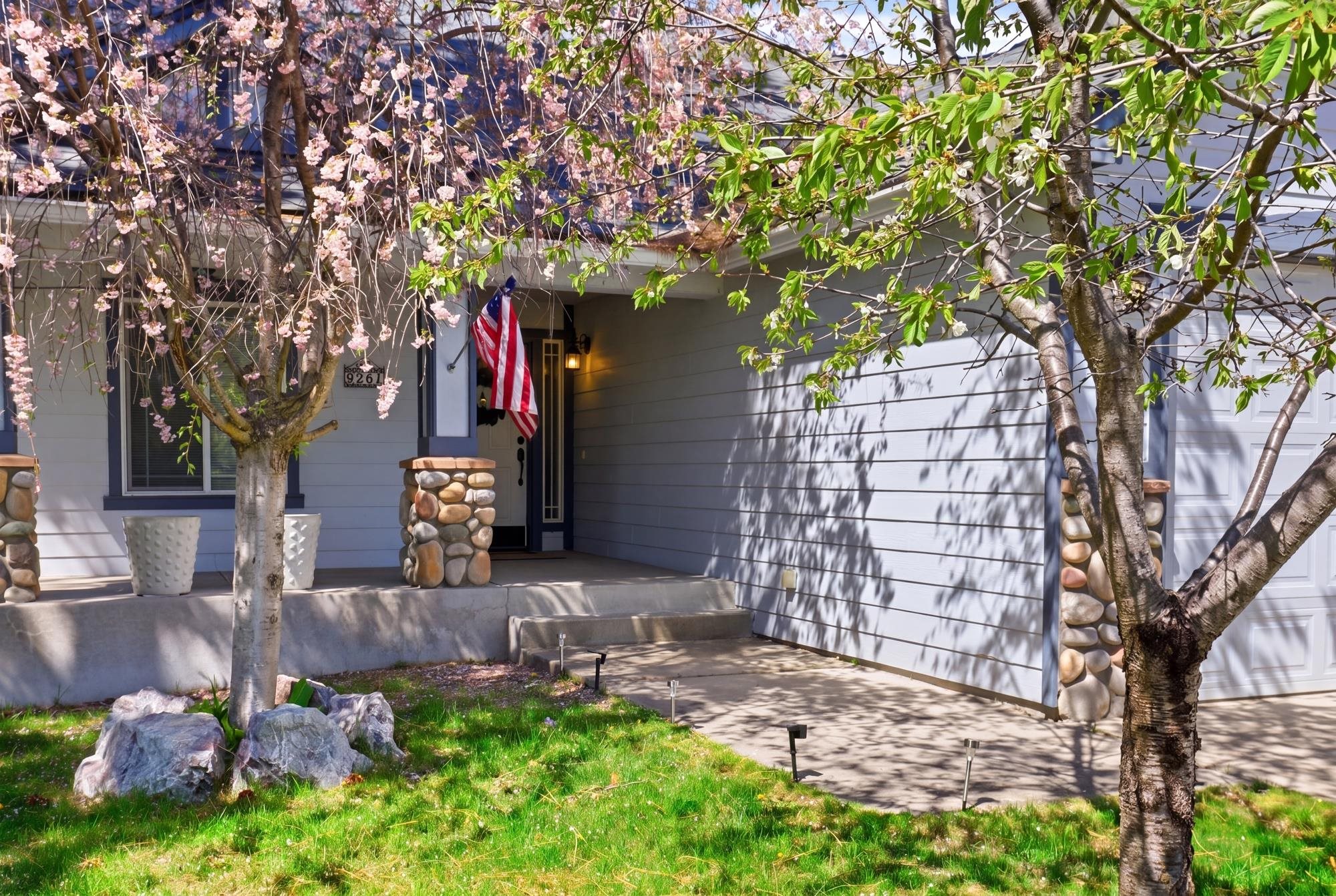 6261 Jenna Dr - Photo 3