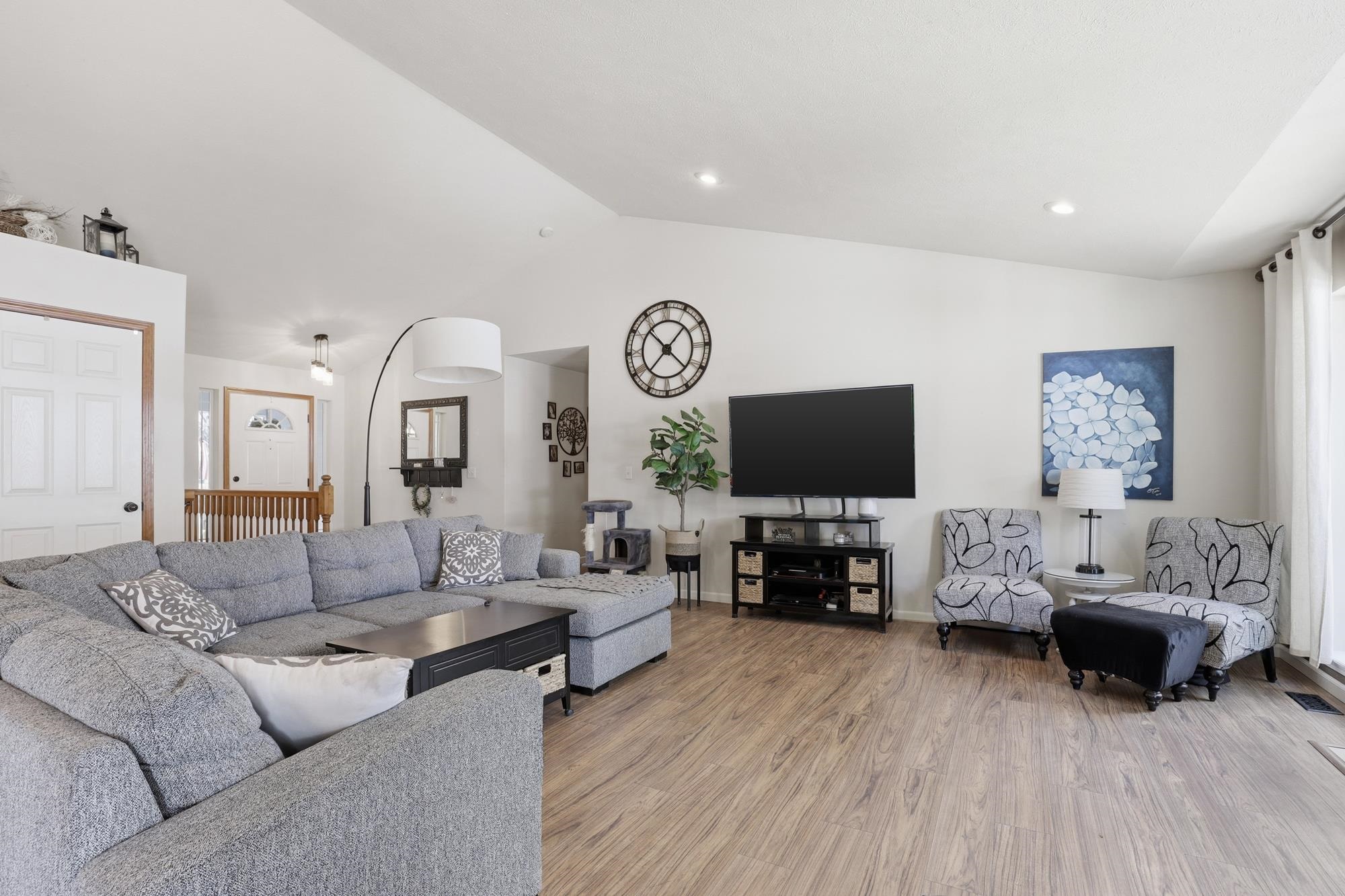 6261 Jenna Dr - Photo 8