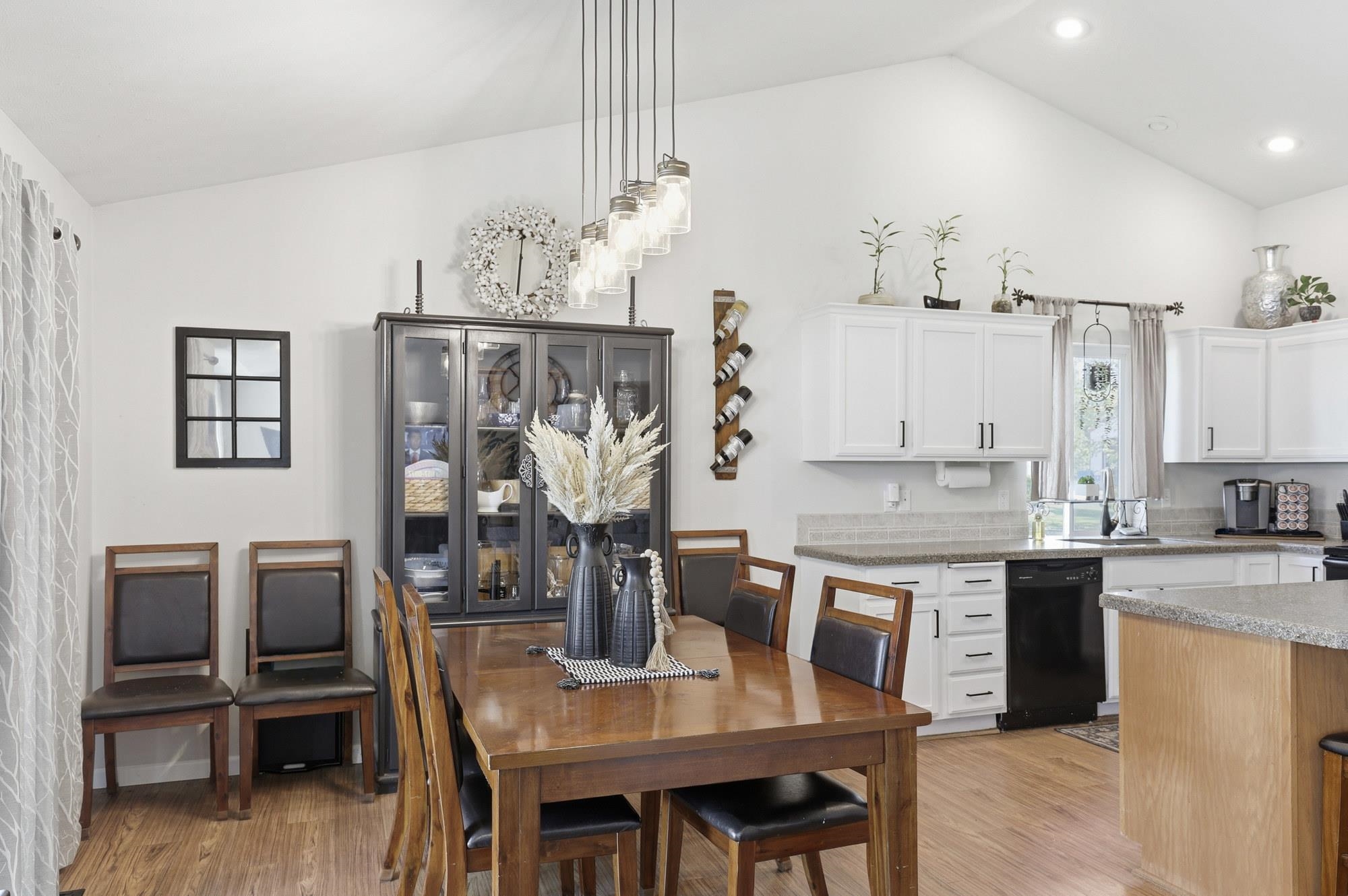 6261 Jenna Dr - Photo 11