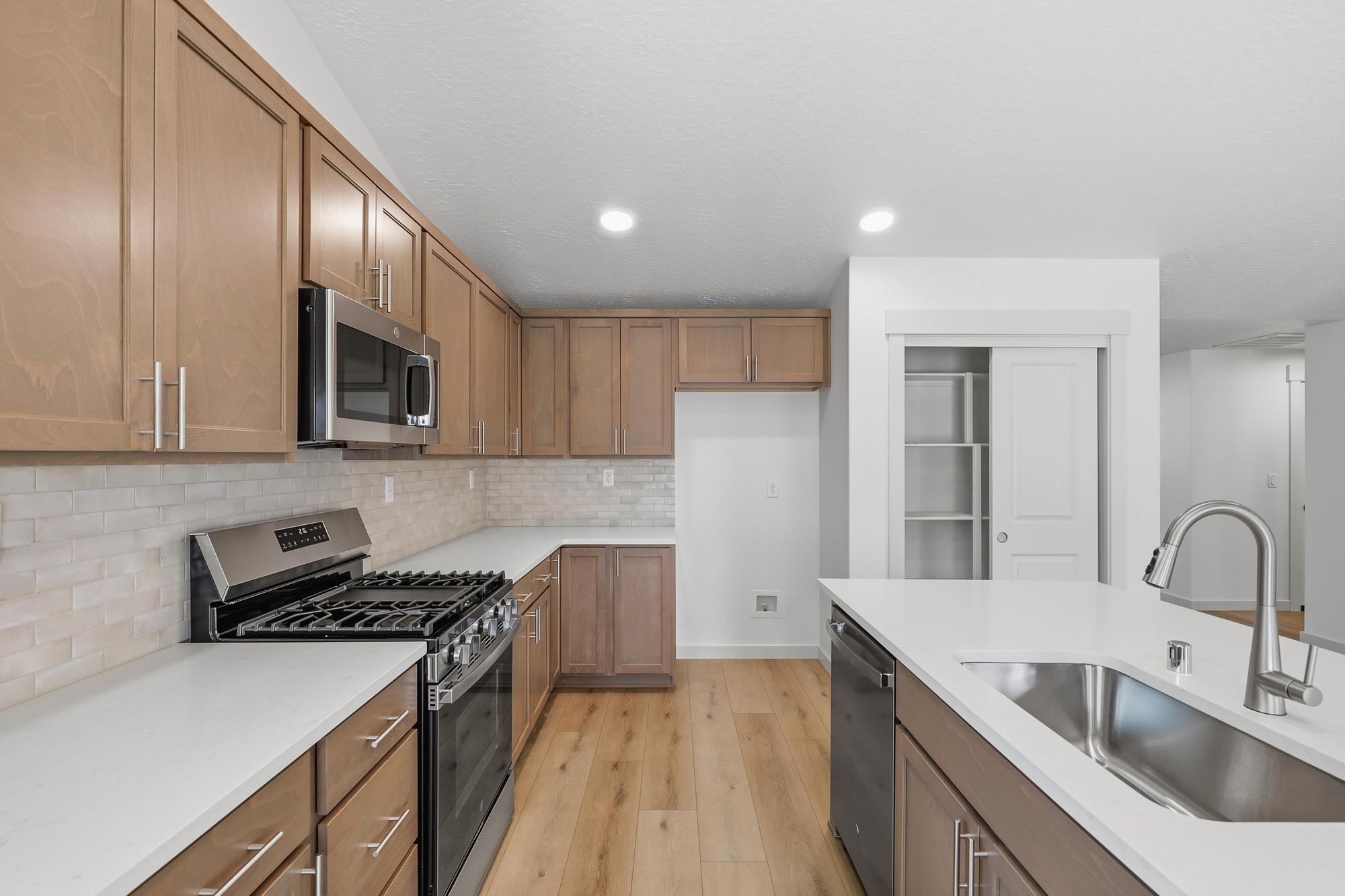 1518 W 67th Ave - Photo 6