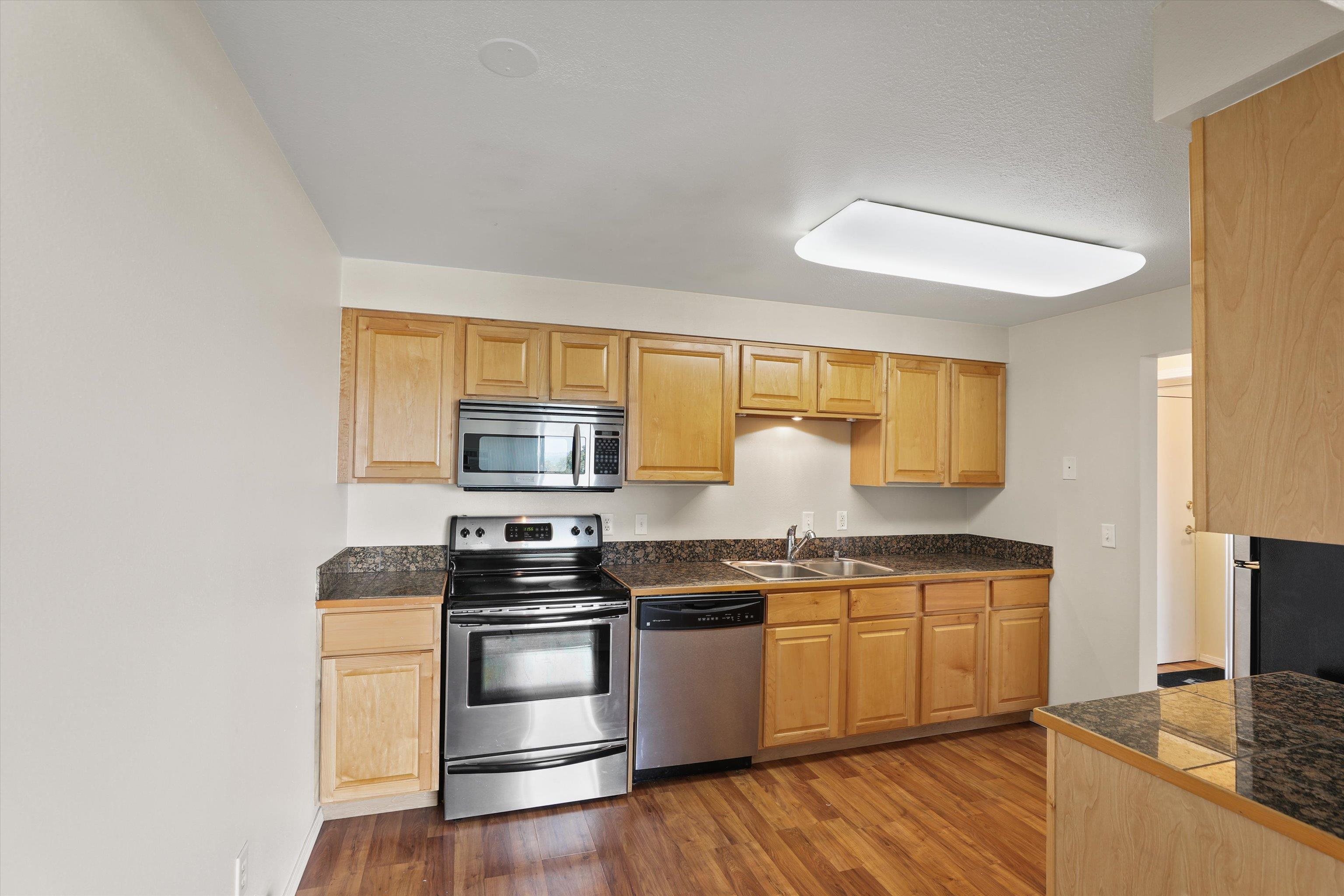 1418 W 6th Ave - Photo 8