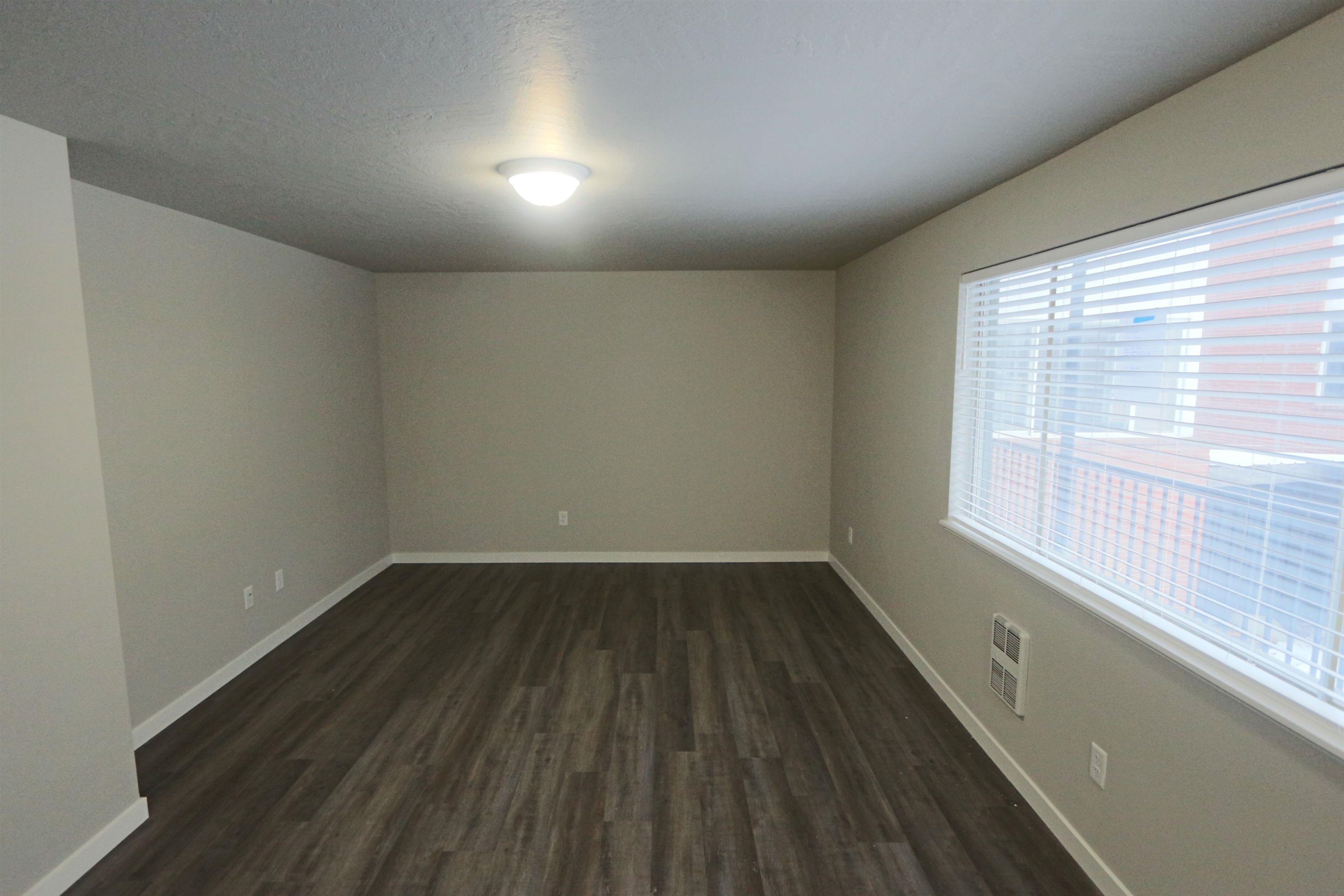 1608 W 8th Ave - Photo 5