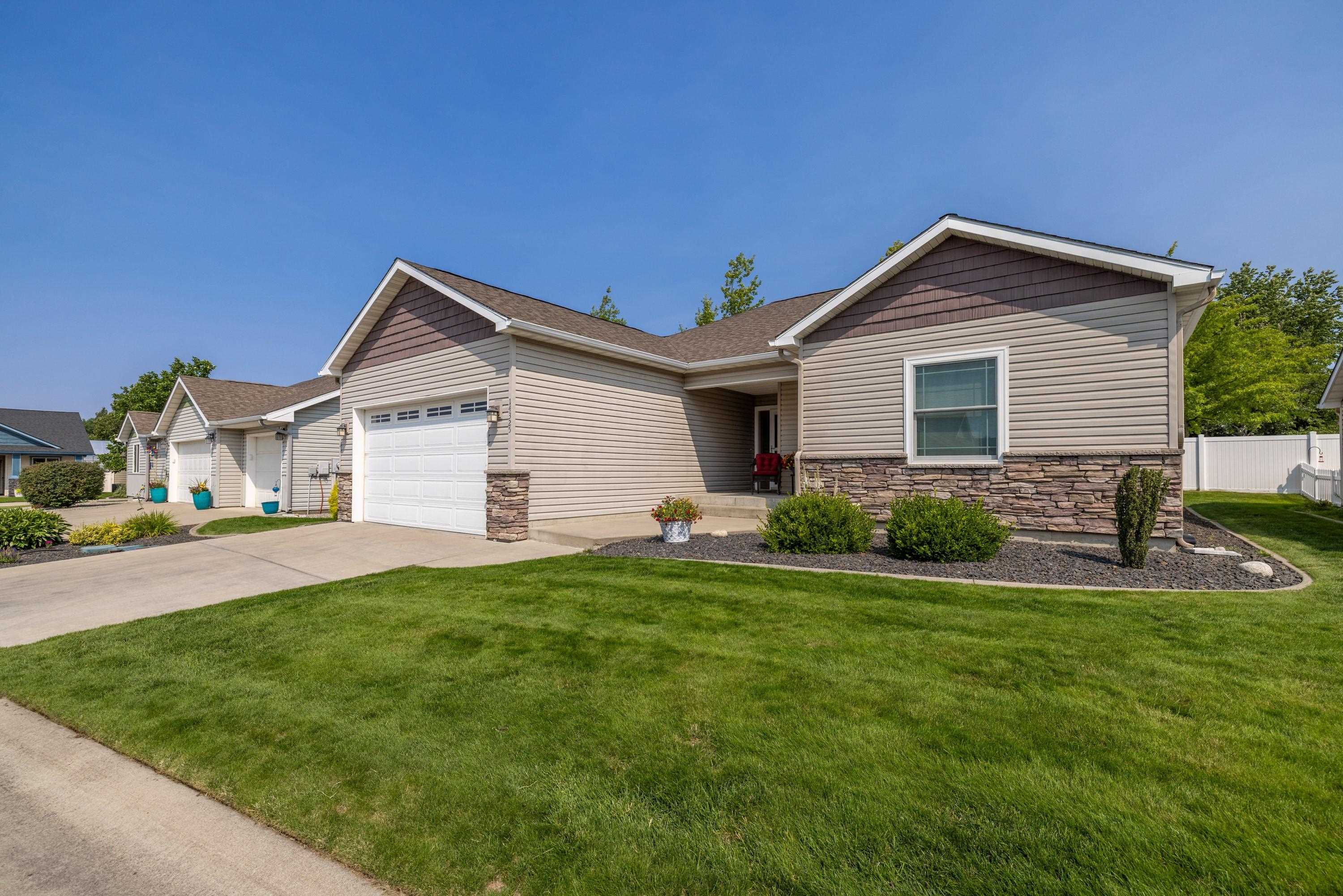 14325 E Cloverdale Ln - Photo 3