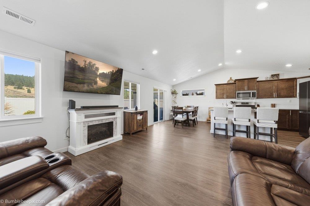 14705 E Caprio Ave - Photo 11