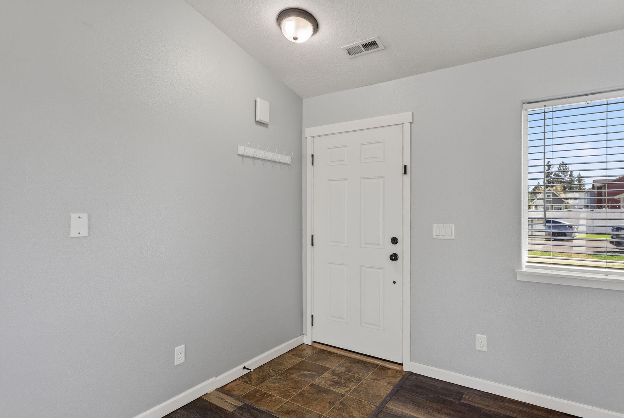 4407 S Mack Rd - Photo 3