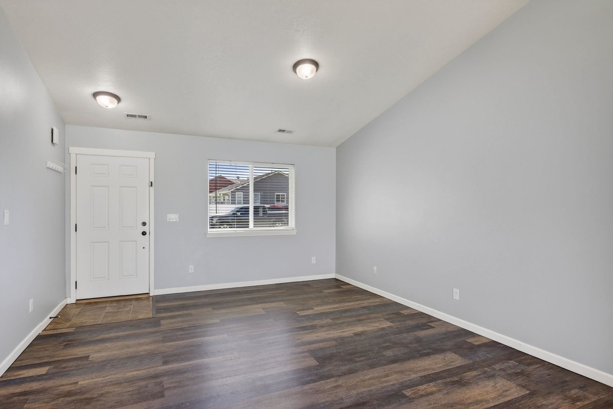 4407 S Mack Rd - Photo 4