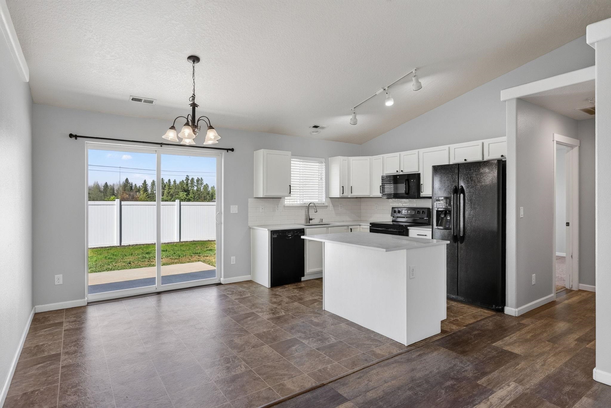 4407 S Mack Rd - Photo 9