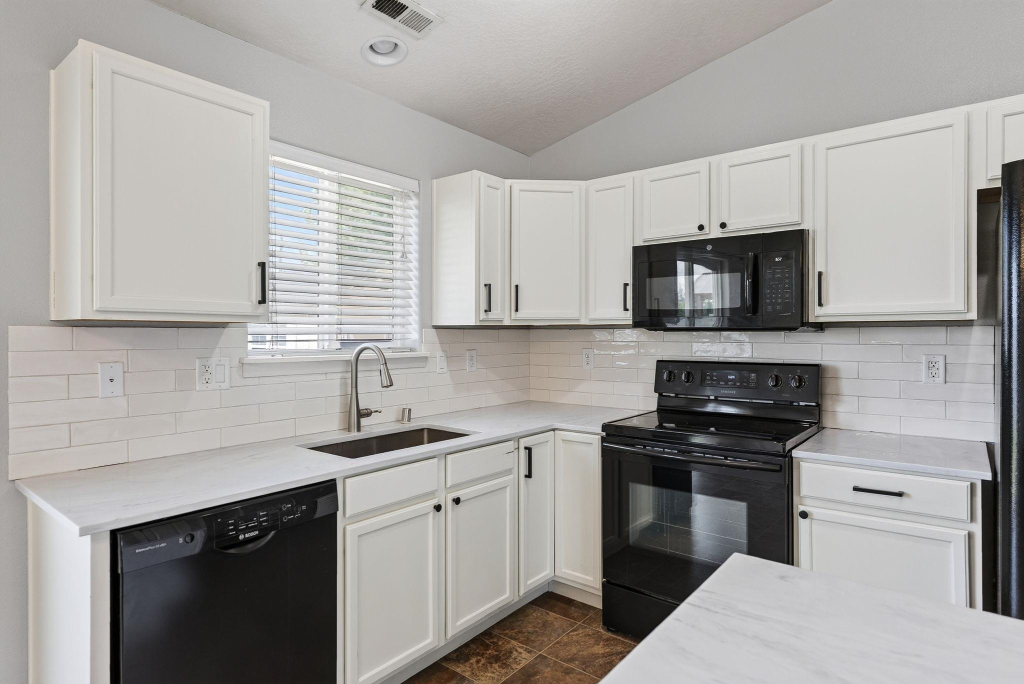 4407 S Mack Rd - Photo 14