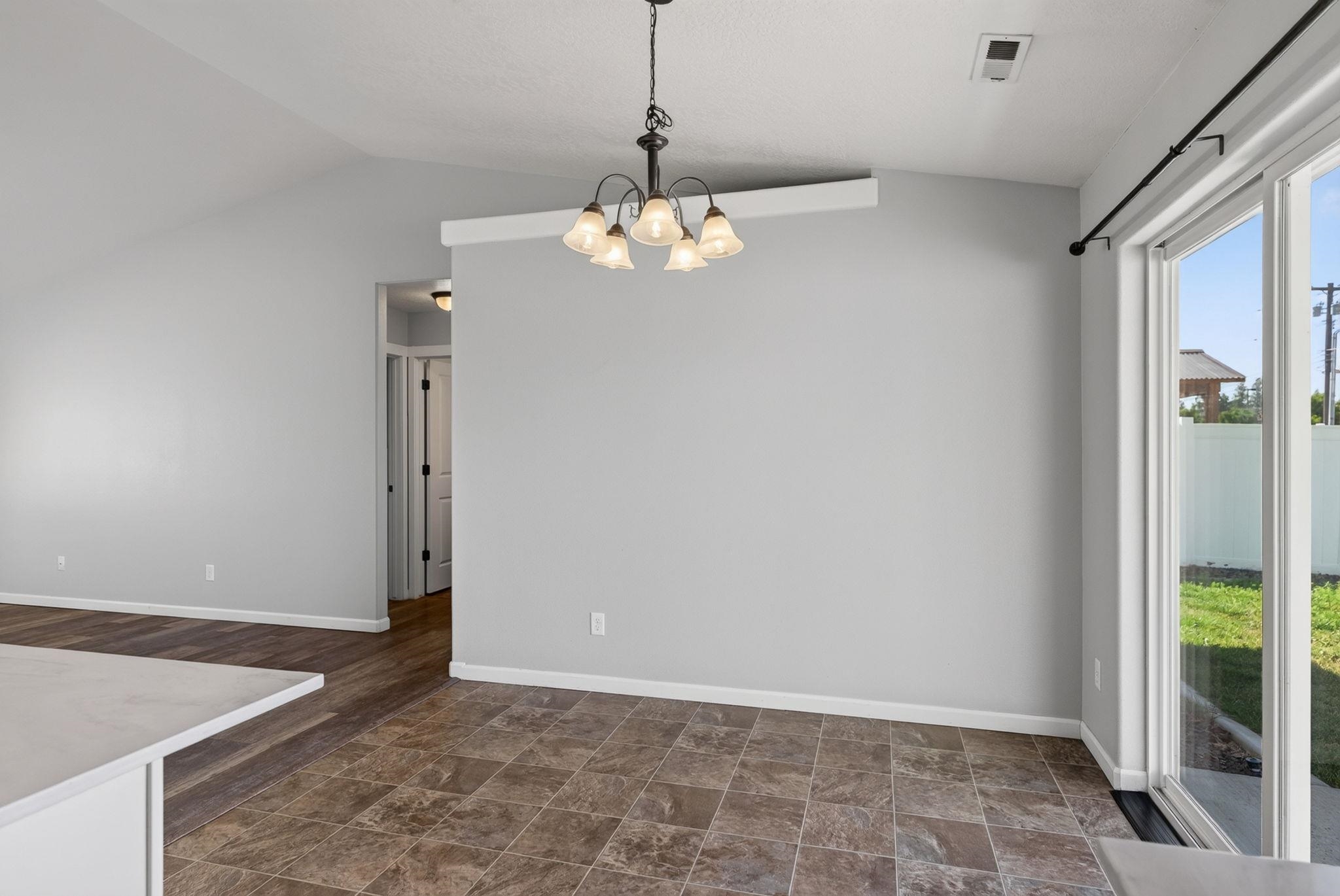 4407 S Mack Rd - Photo 15