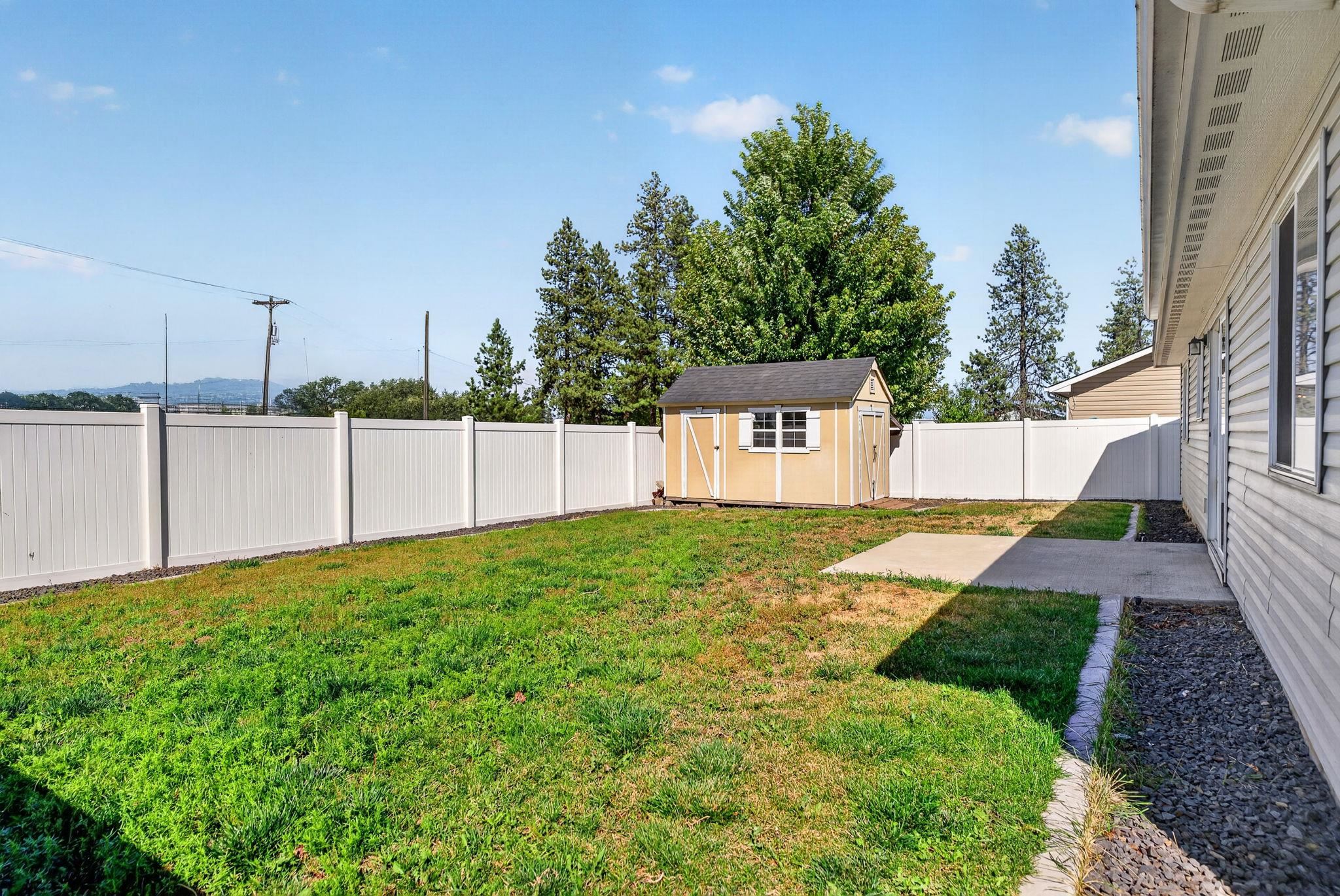 4407 S Mack Rd - Photo 38