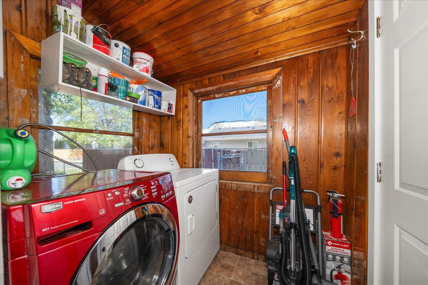 416 E Everett Ave - Photo 9