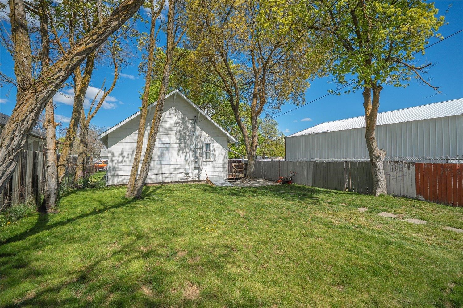 416 E Everett Ave - Photo 13