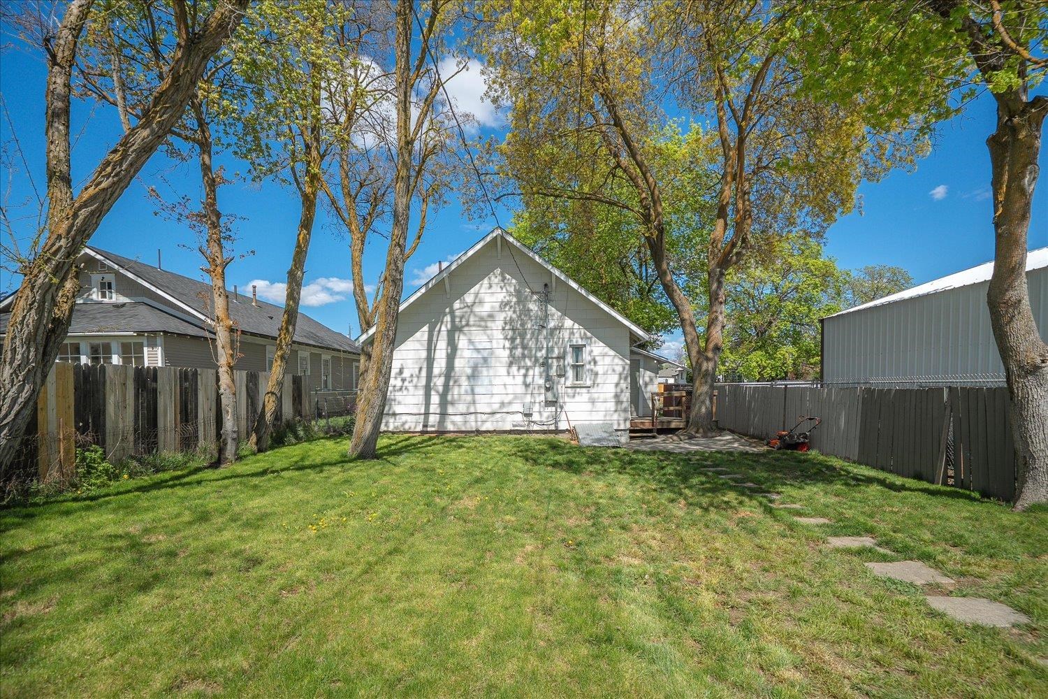 416 E Everett Ave - Photo 14