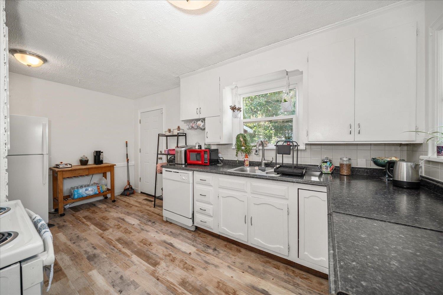 1911 E Sharp Ave - Photo 10