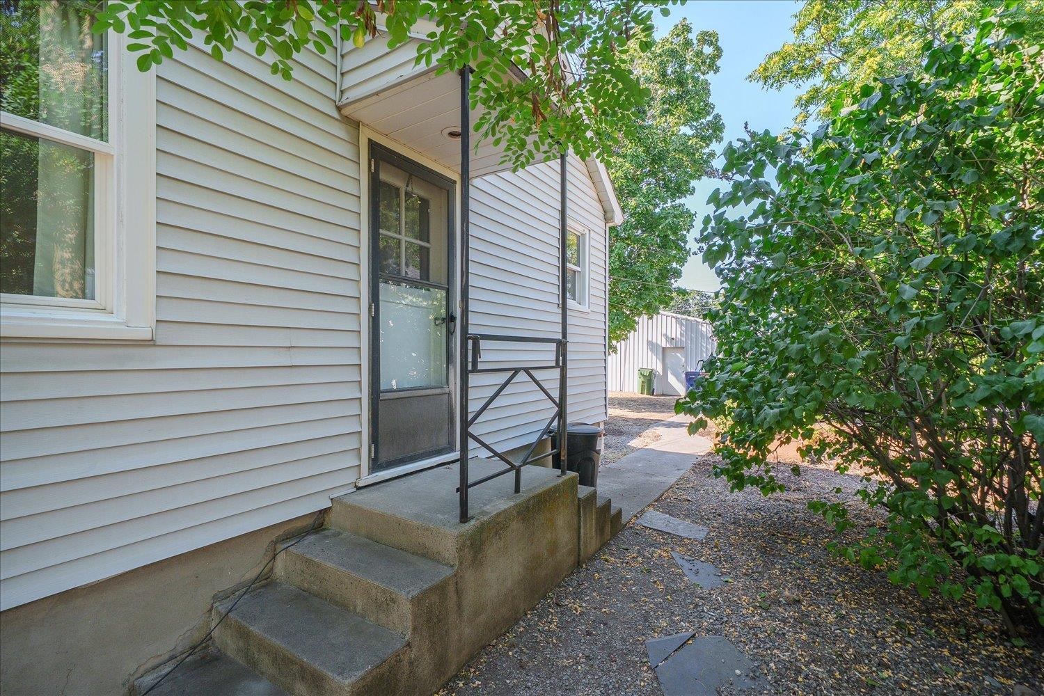 1911 E Sharp Ave - Photo 28