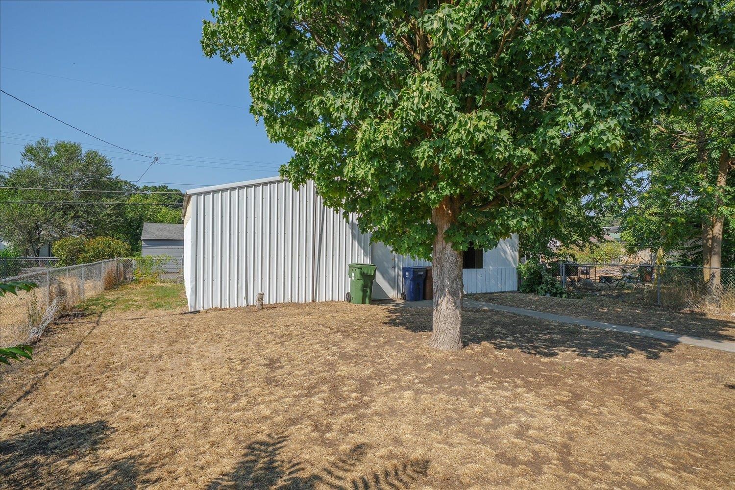 1911 E Sharp Ave - Photo 30
