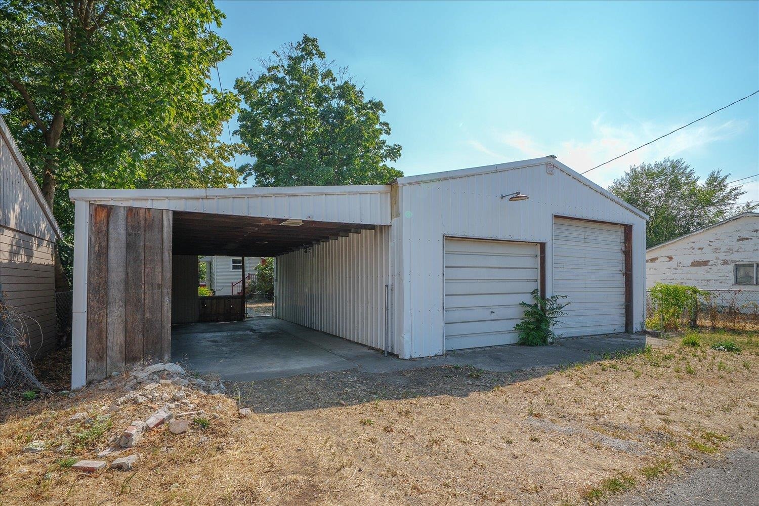 1911 E Sharp Ave - Photo 40