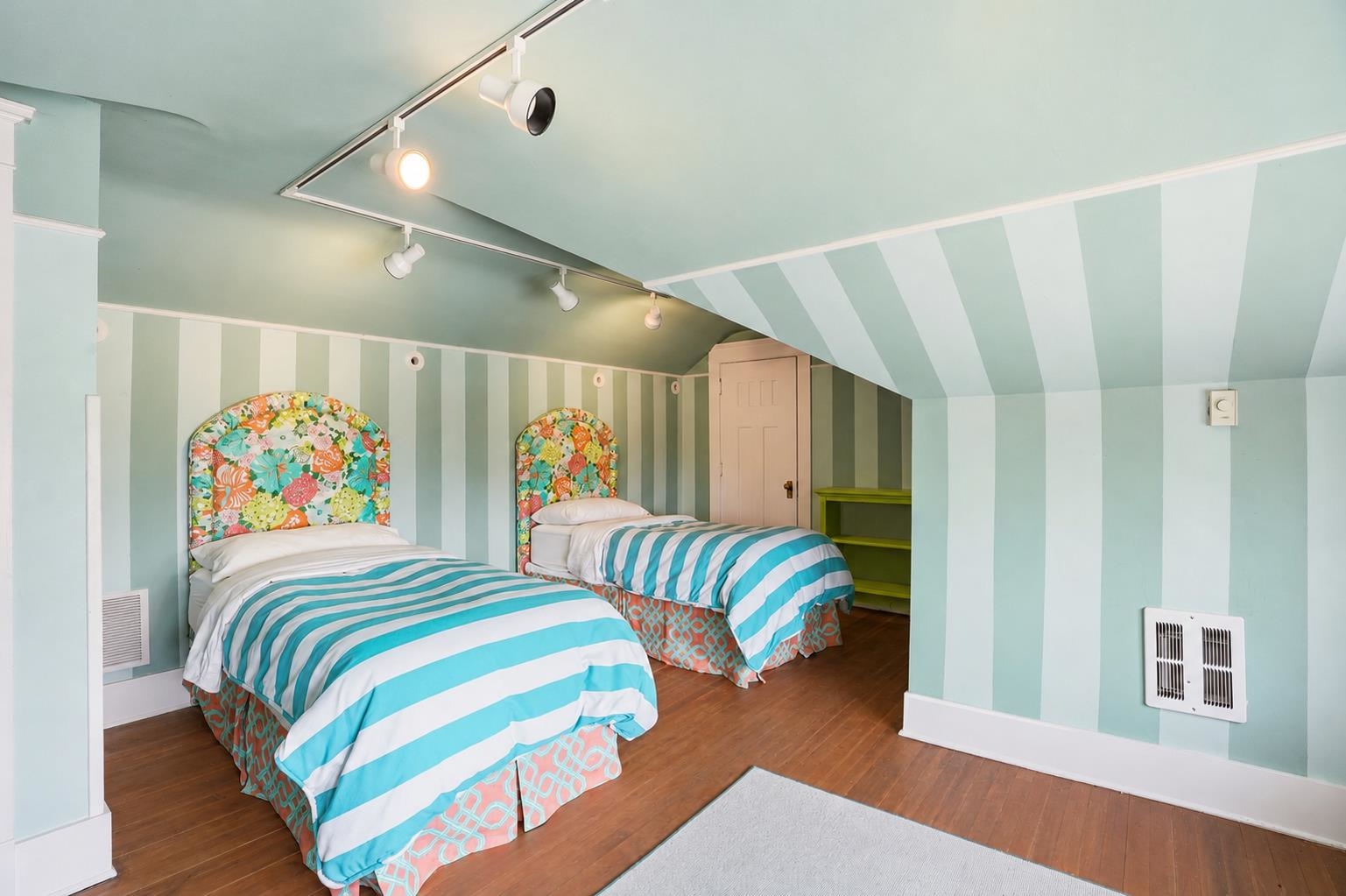 615 E 16th Ave - Photo 32