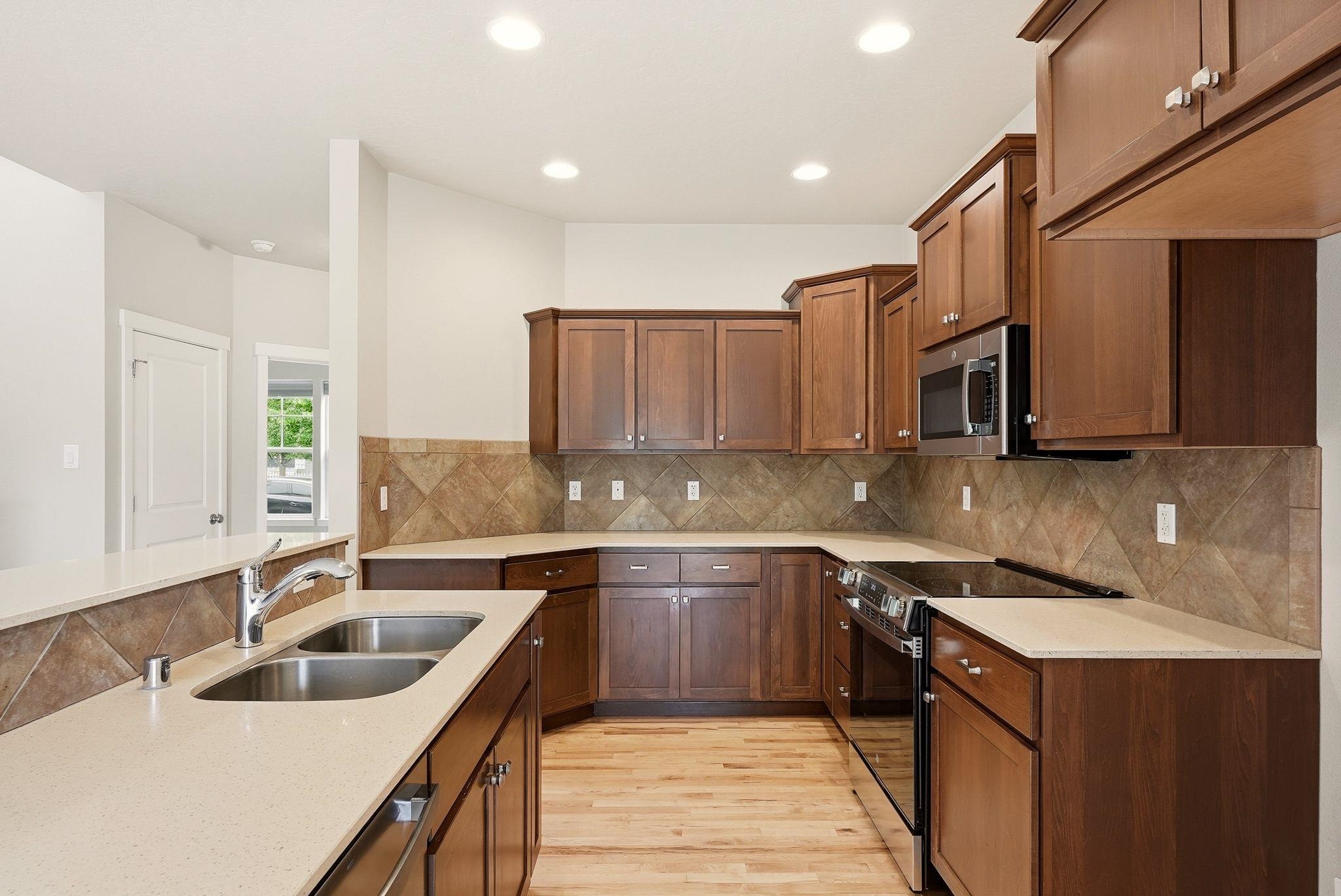 1780 N Holl Blvd - Photo 12