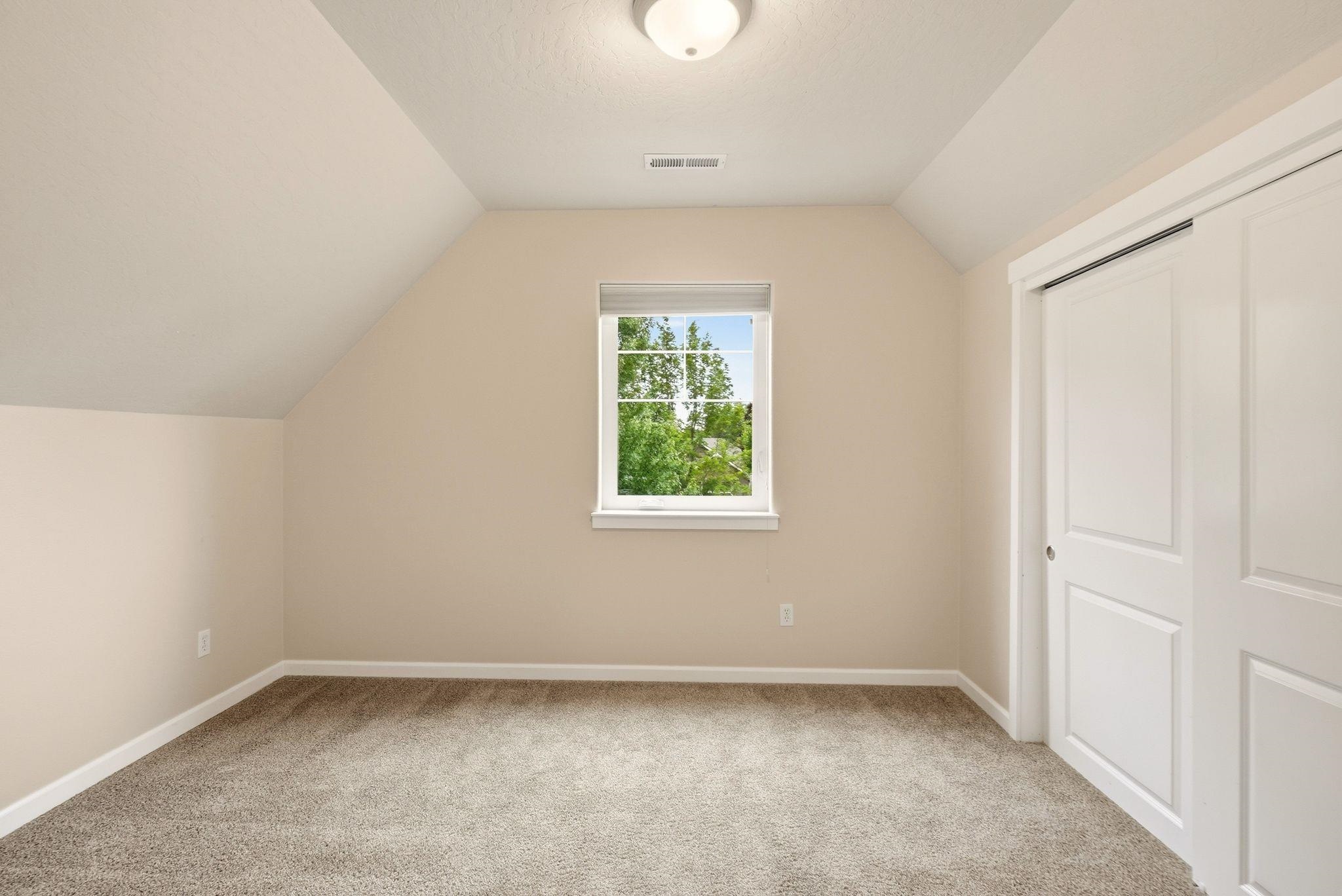 1780 N Holl Blvd - Photo 24