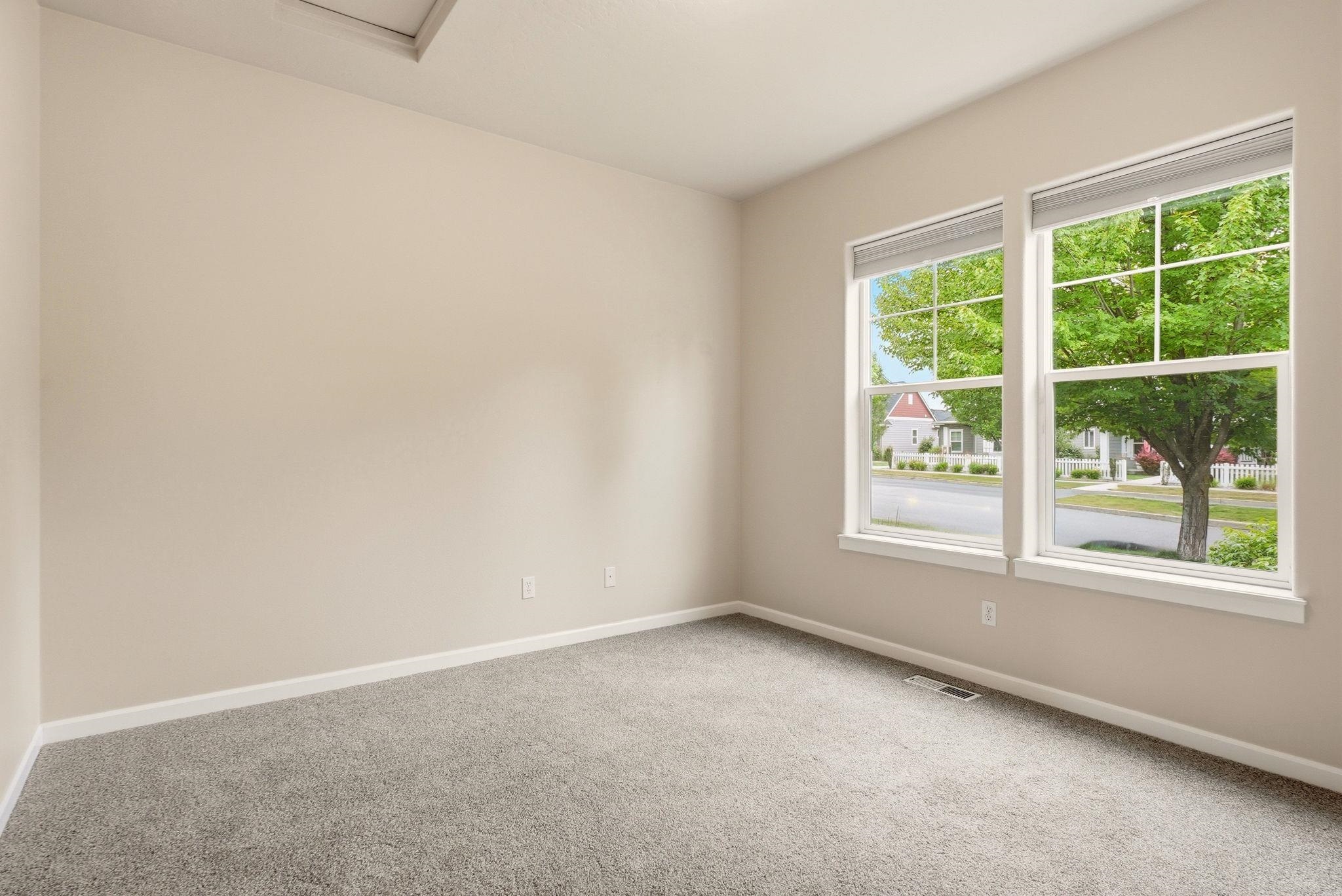 1780 N Holl Blvd - Photo 15