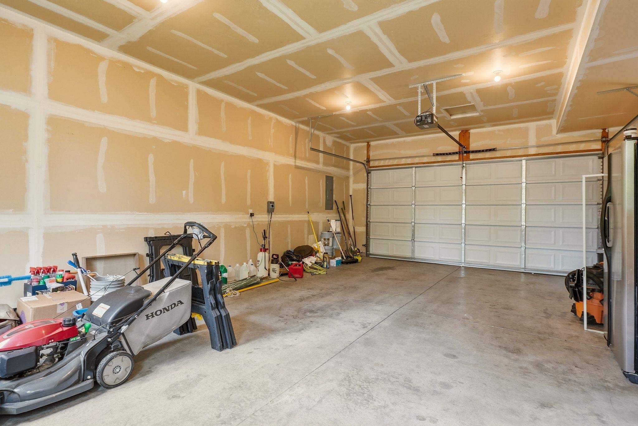 1780 N Holl Blvd - Photo 28