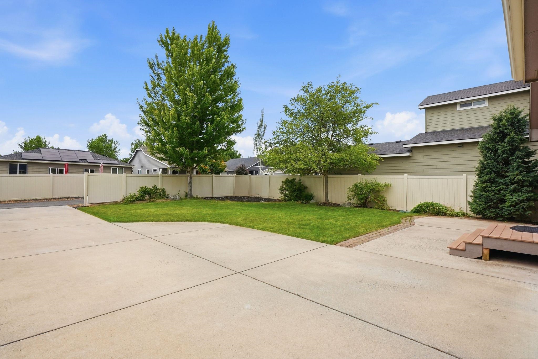 1780 N Holl Blvd - Photo 32