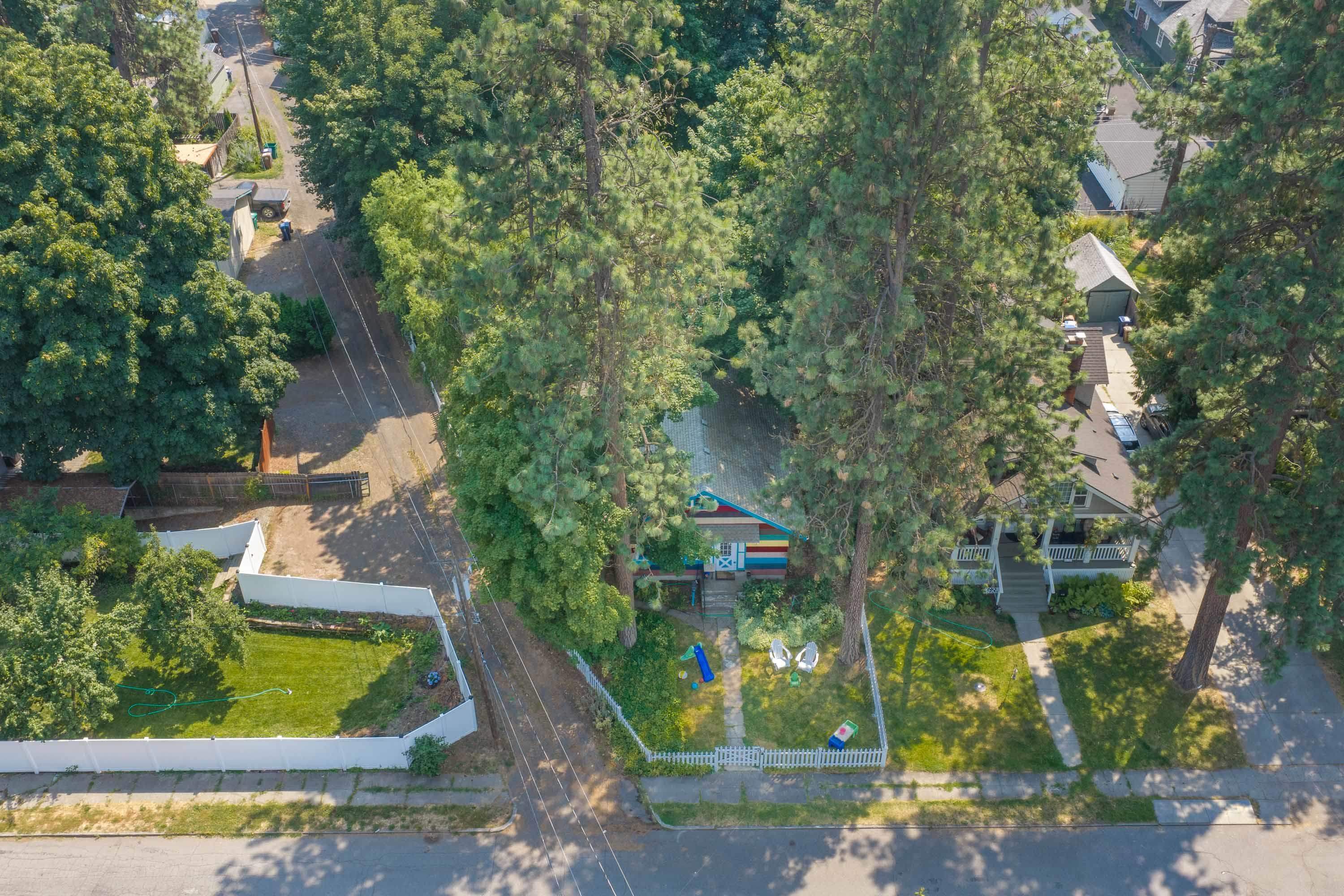 424 E 26th Ave - Photo 2