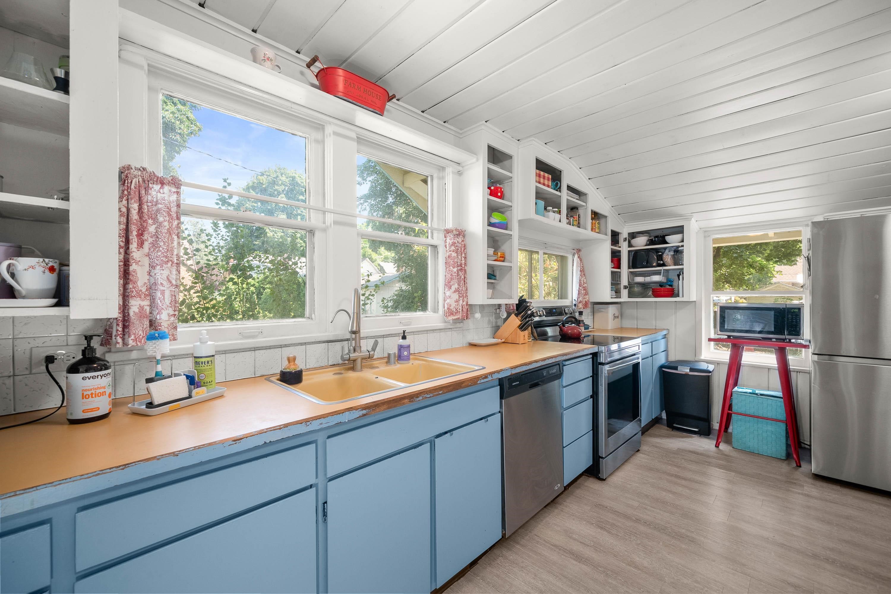 424 E 26th Ave - Photo 23