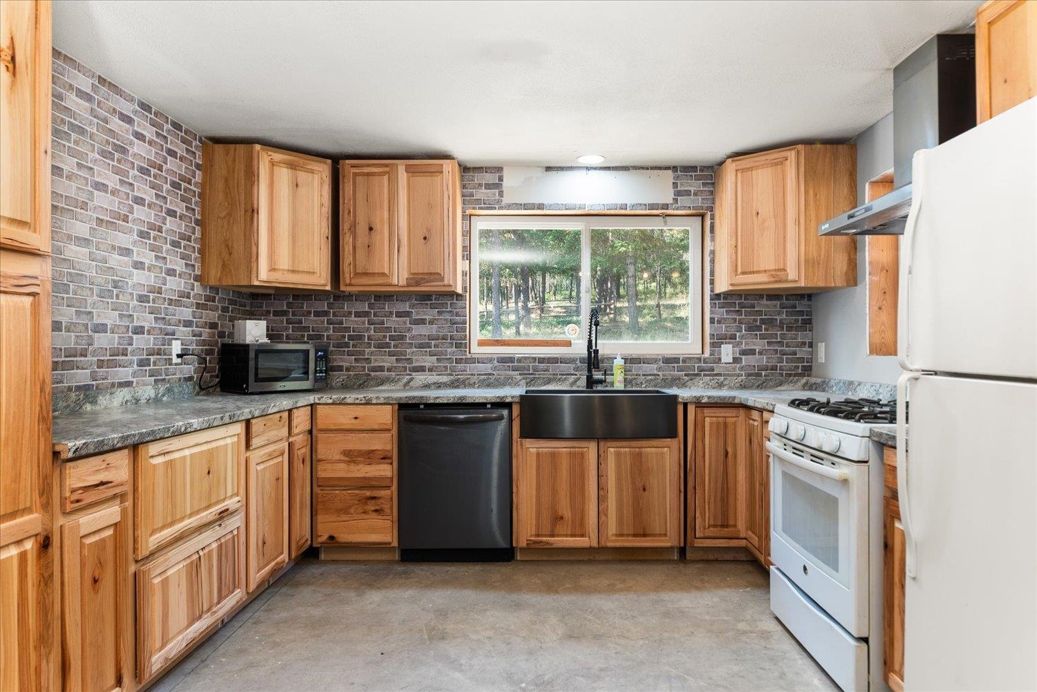 4227 Lyon and Moss Rd - Photo 11