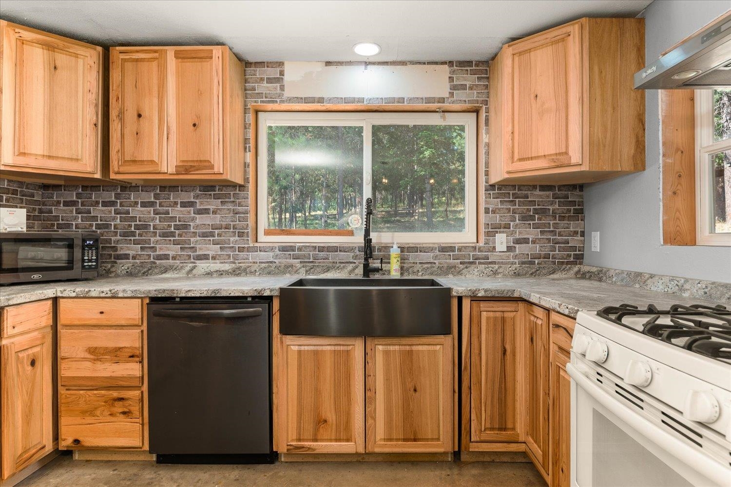4227 Lyon and Moss Rd - Photo 17