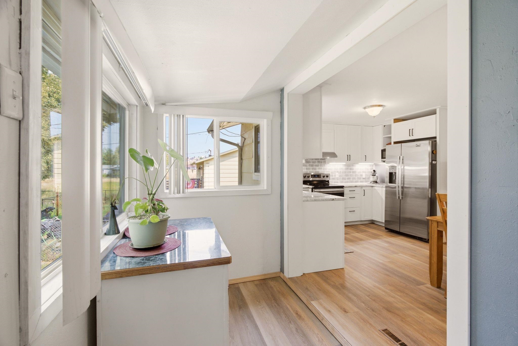 415 N Silver Lake Ave - Photo 15