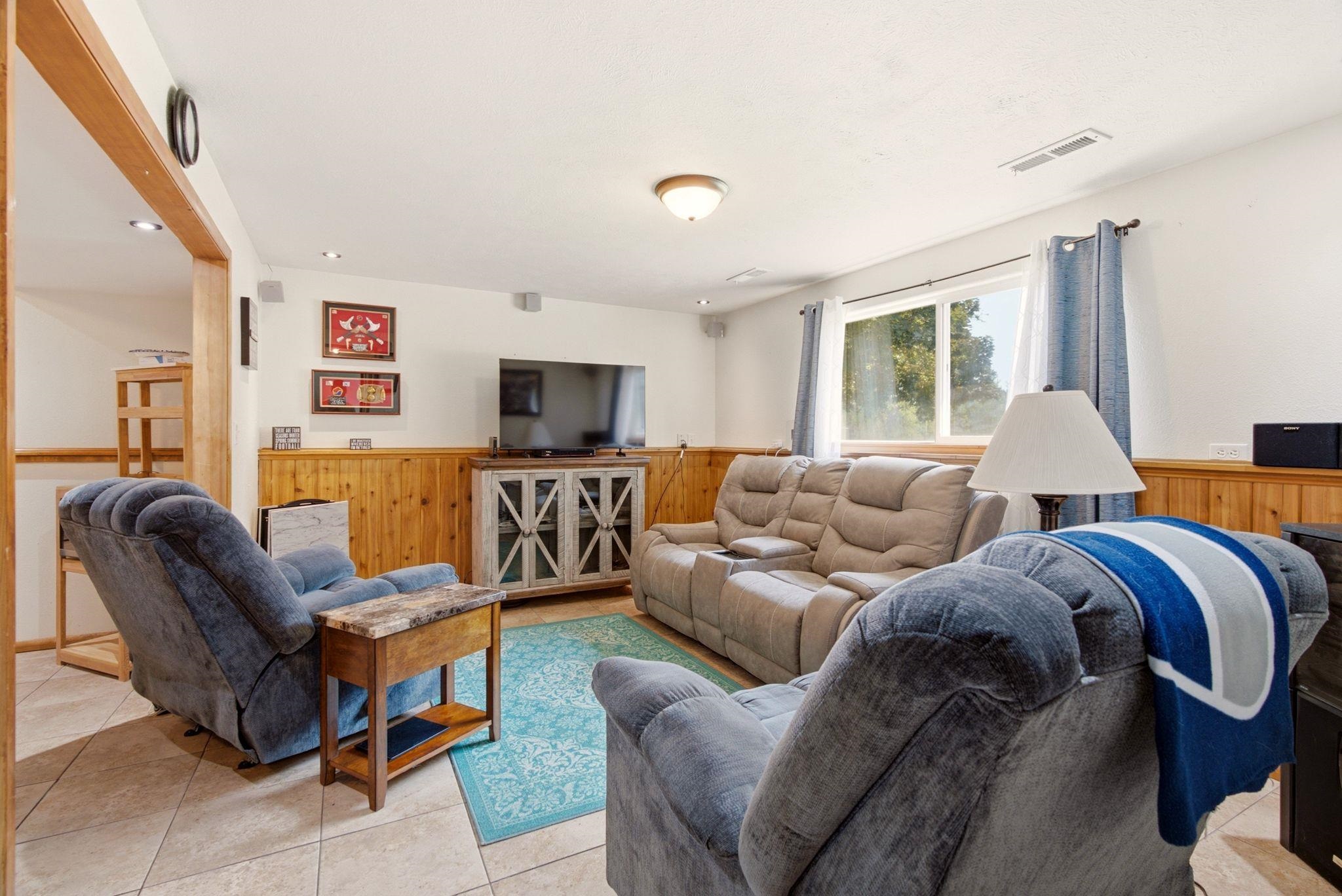 415 N Silver Lake Ave - Photo 22