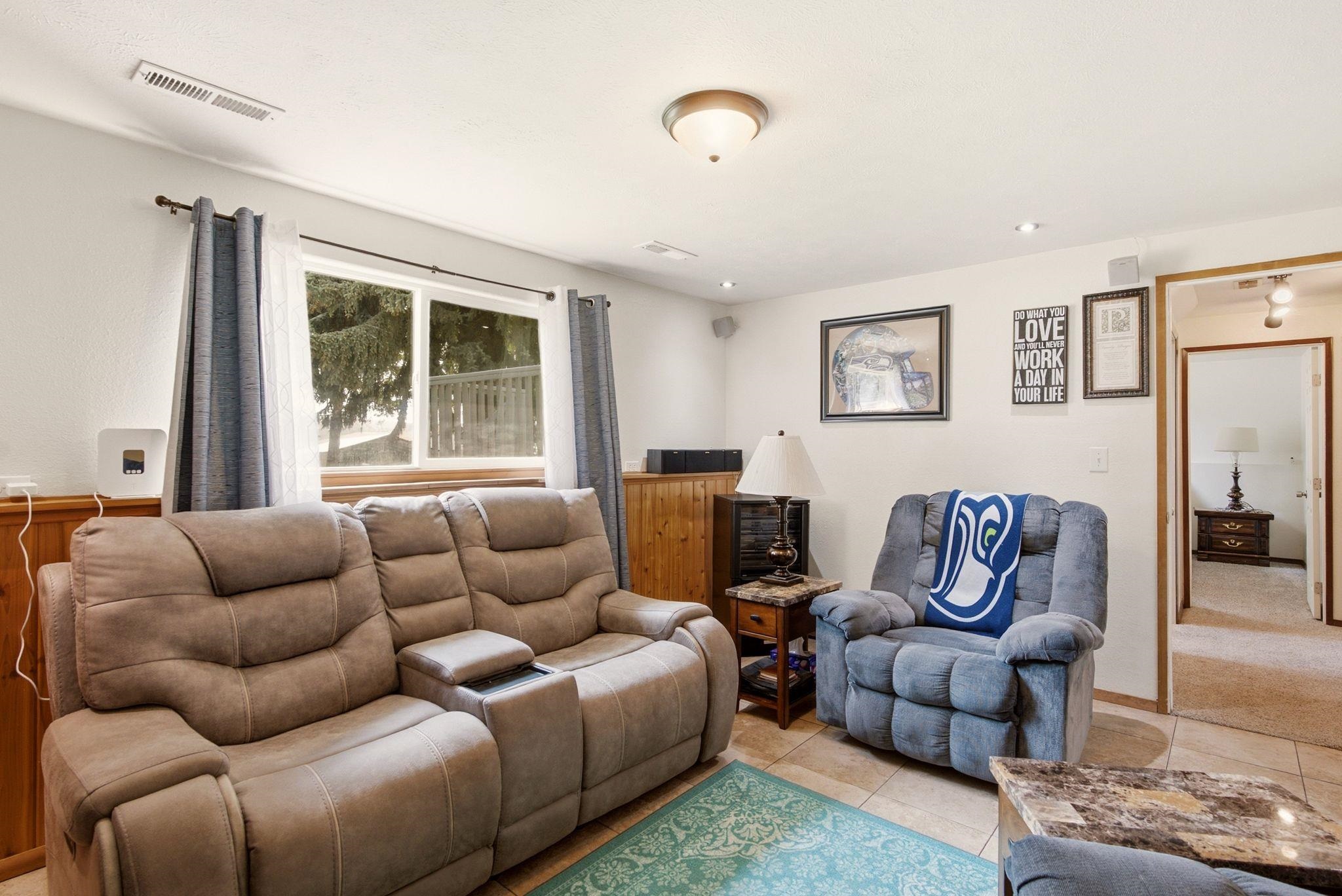 415 N Silver Lake Ave - Photo 24