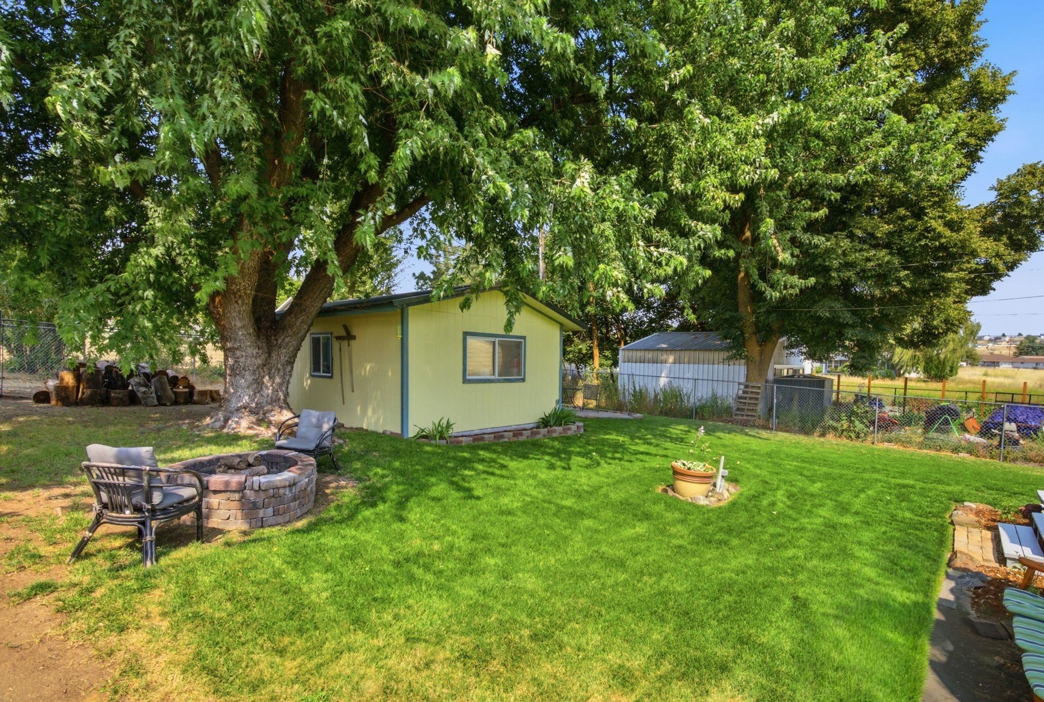 415 N Silver Lake Ave - Photo 37