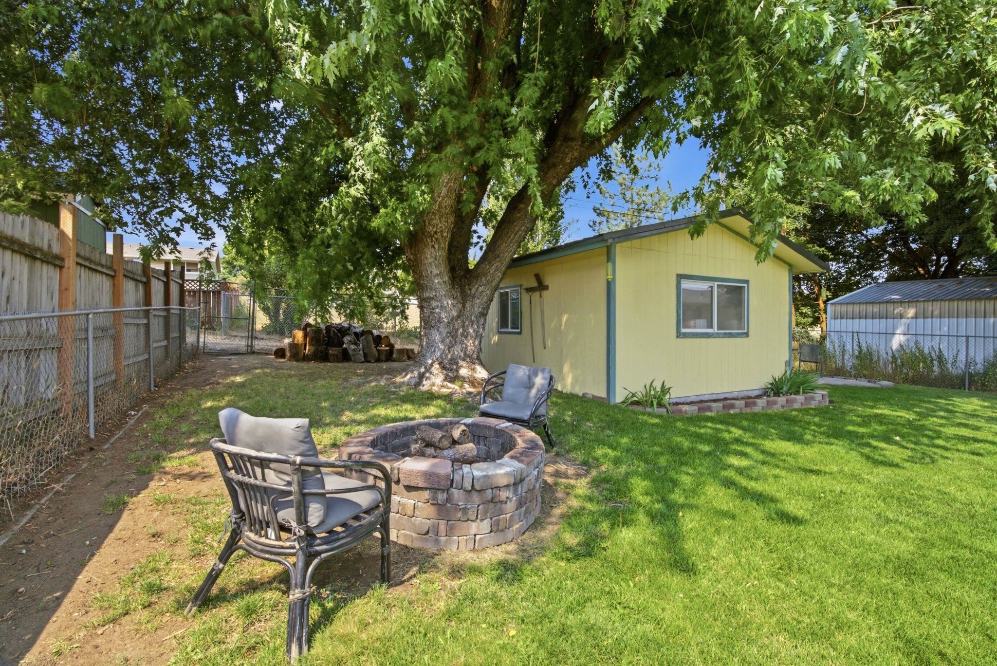 415 N Silver Lake Ave - Photo 38